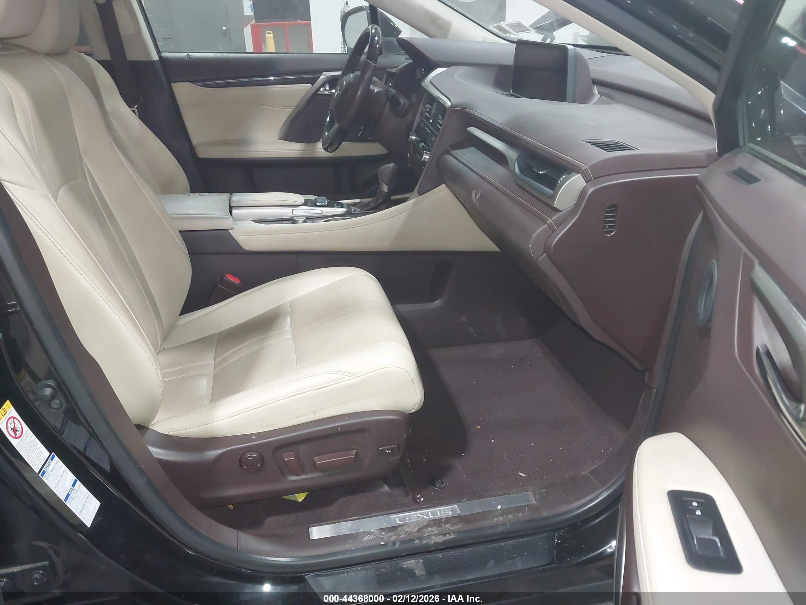LEXUS RX image 5