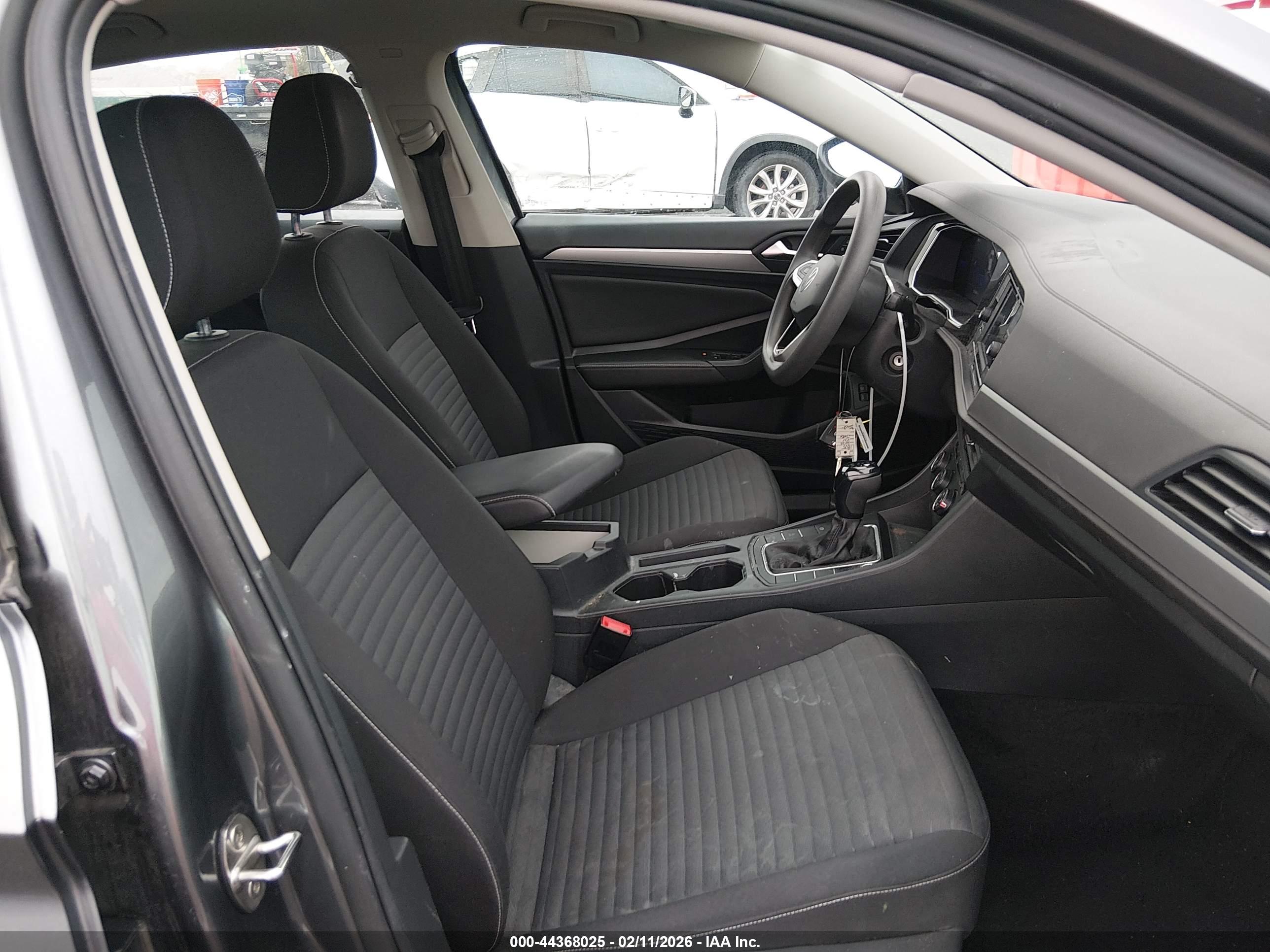 VOLKSWAGEN JETTA image 5
