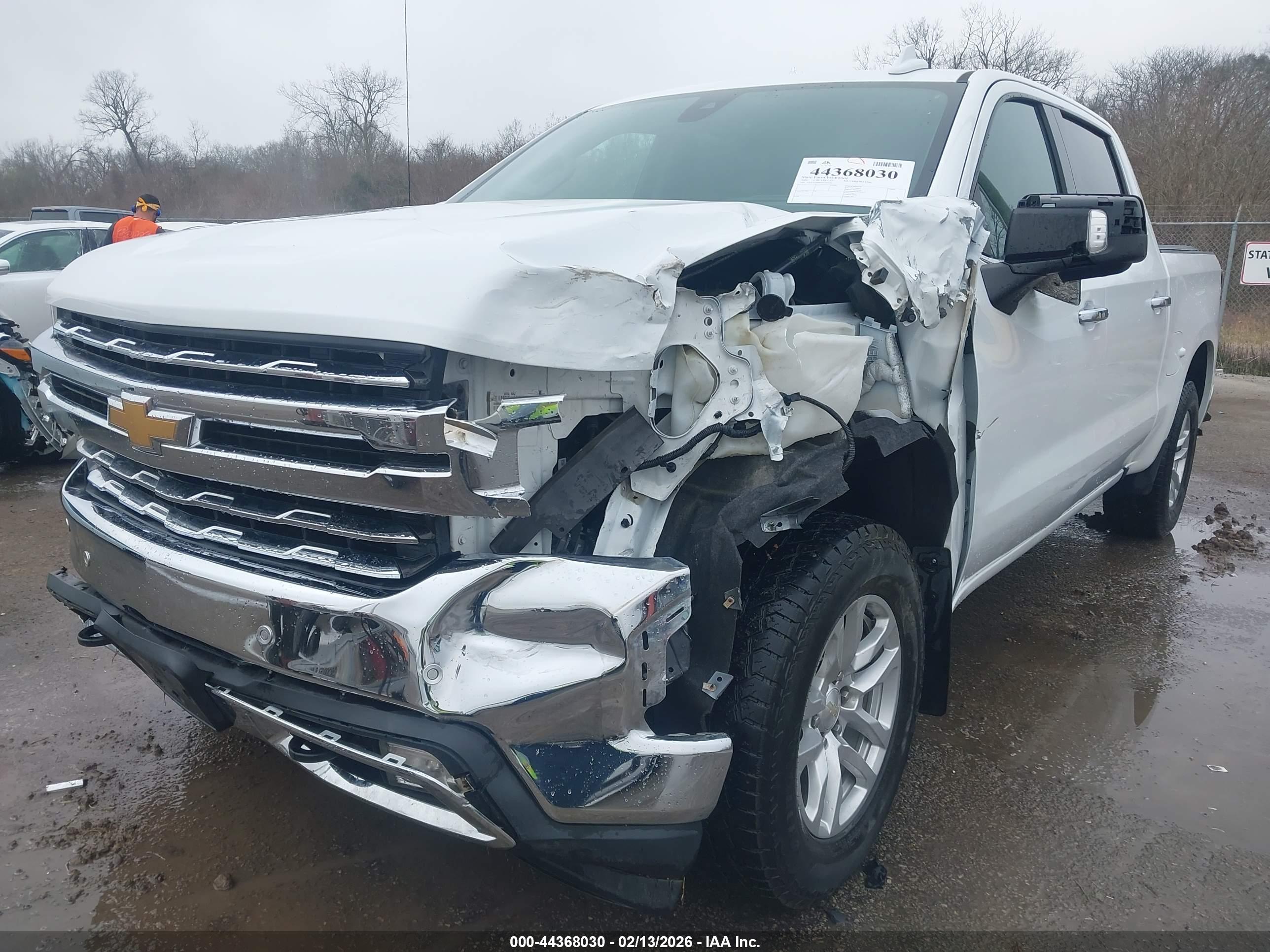 CHEVROLET SILVERADO image 2