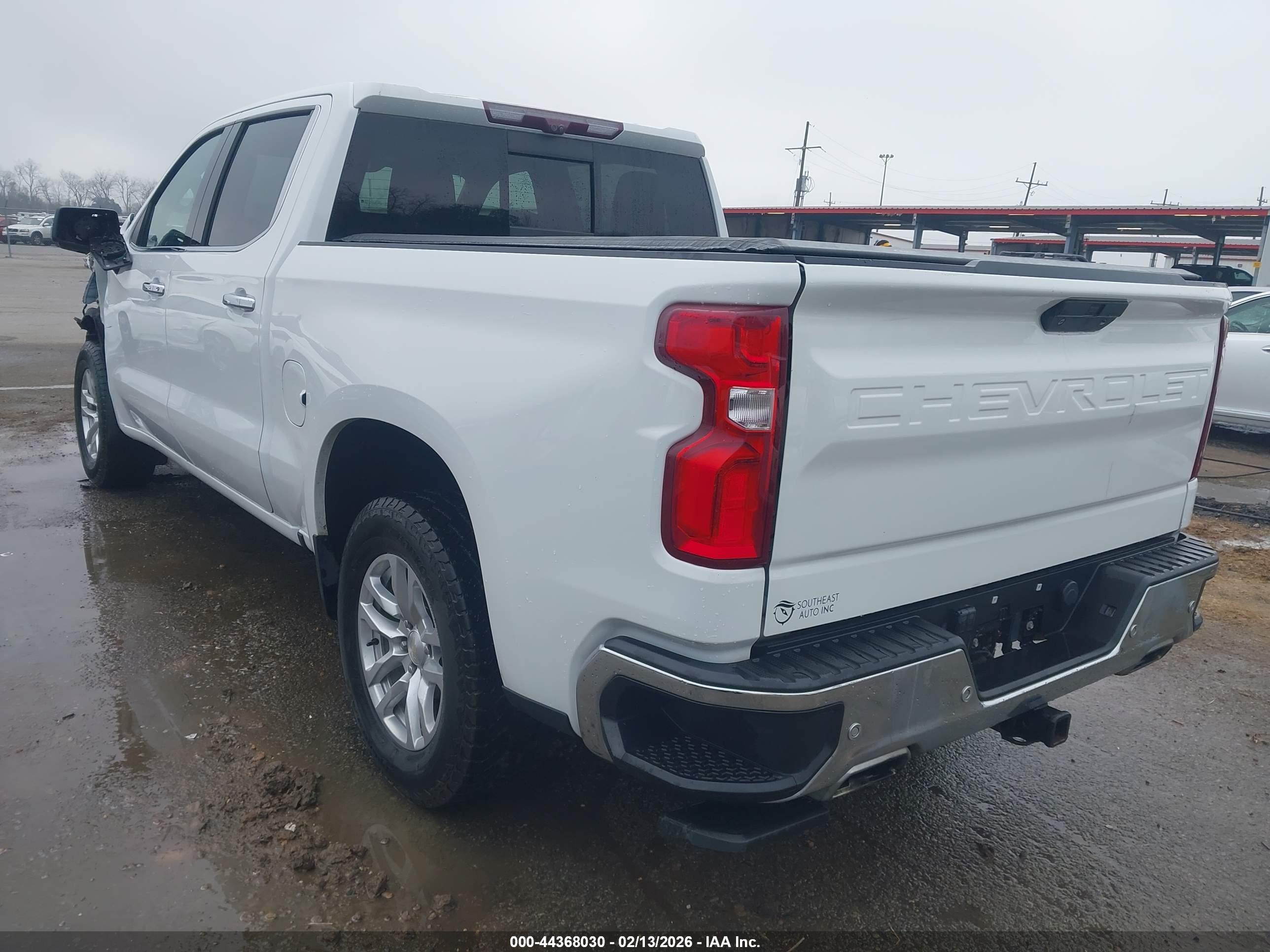 CHEVROLET SILVERADO image 3