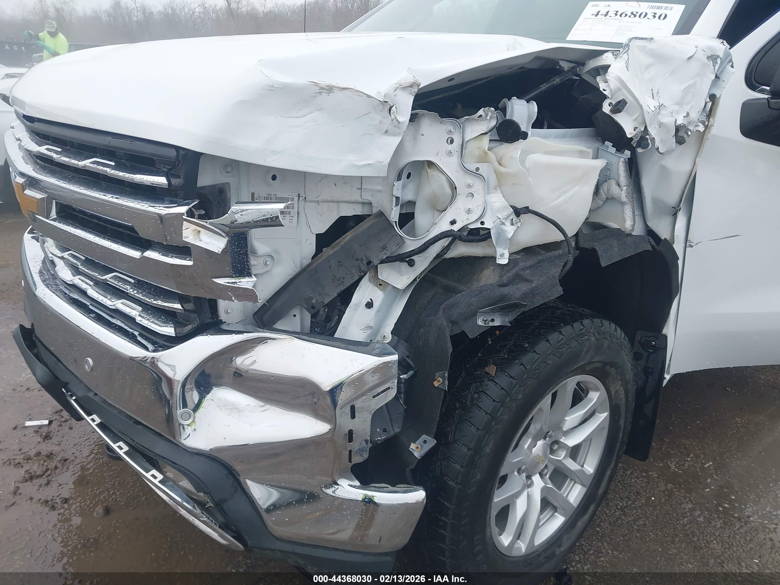 CHEVROLET SILVERADO image 6