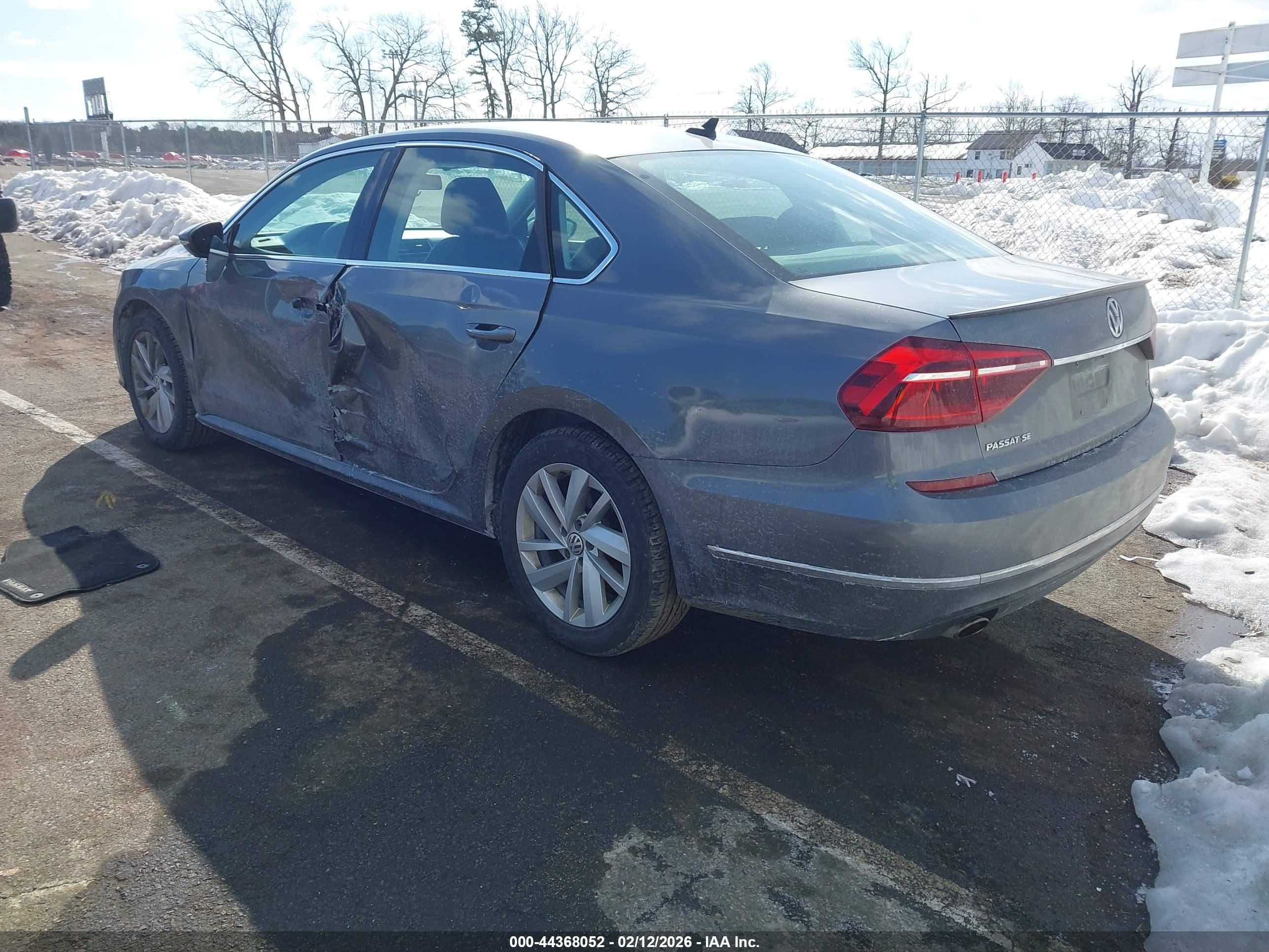 VOLKSWAGEN PASSAT image 3