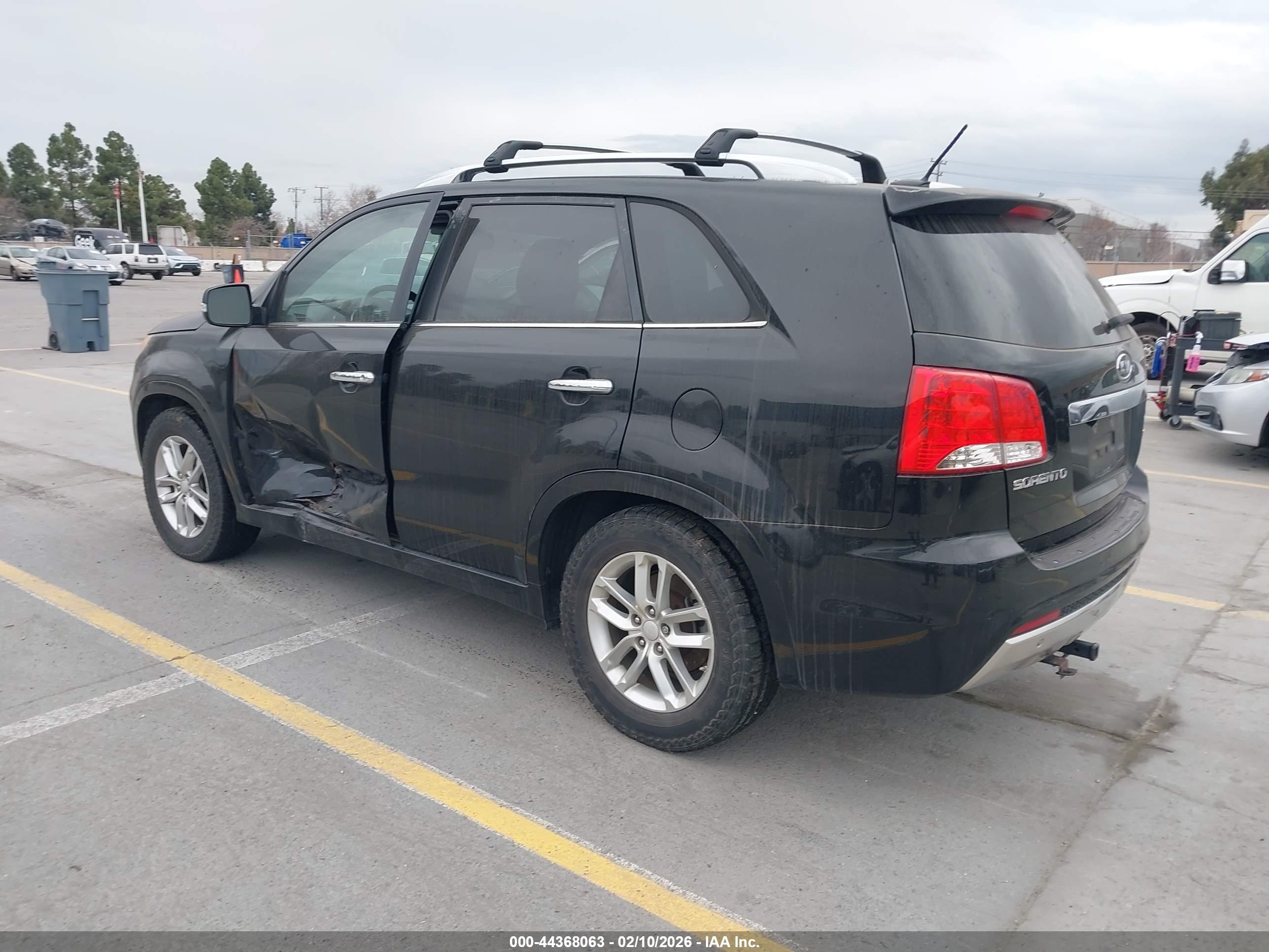 KIA SORENTO image 3