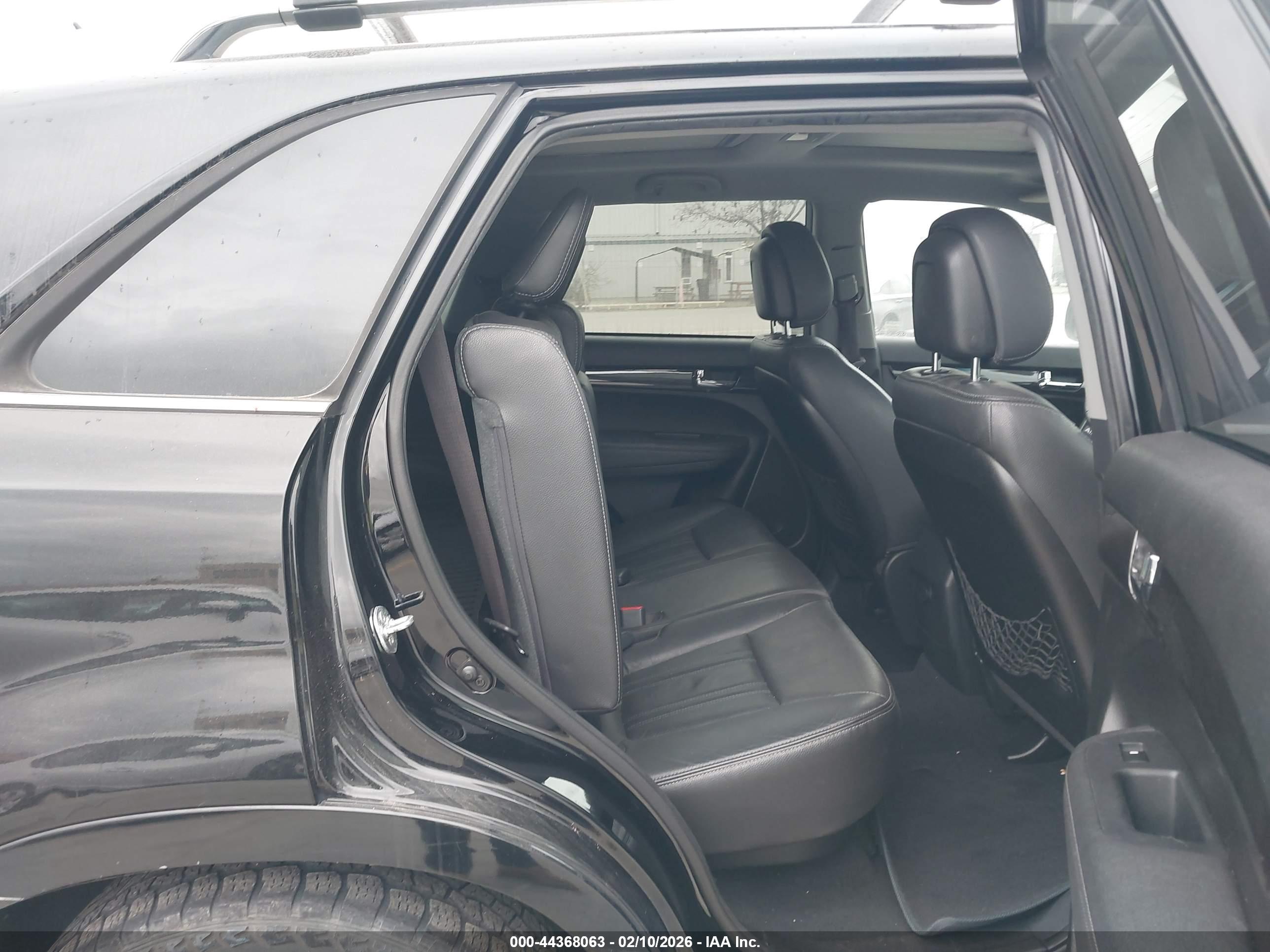 KIA SORENTO image 8