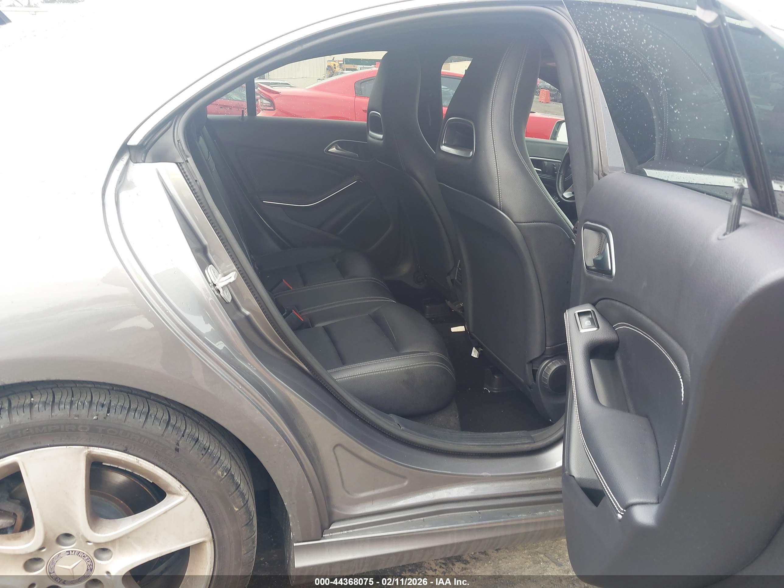 MERCEDES-BENZ CLA image 8