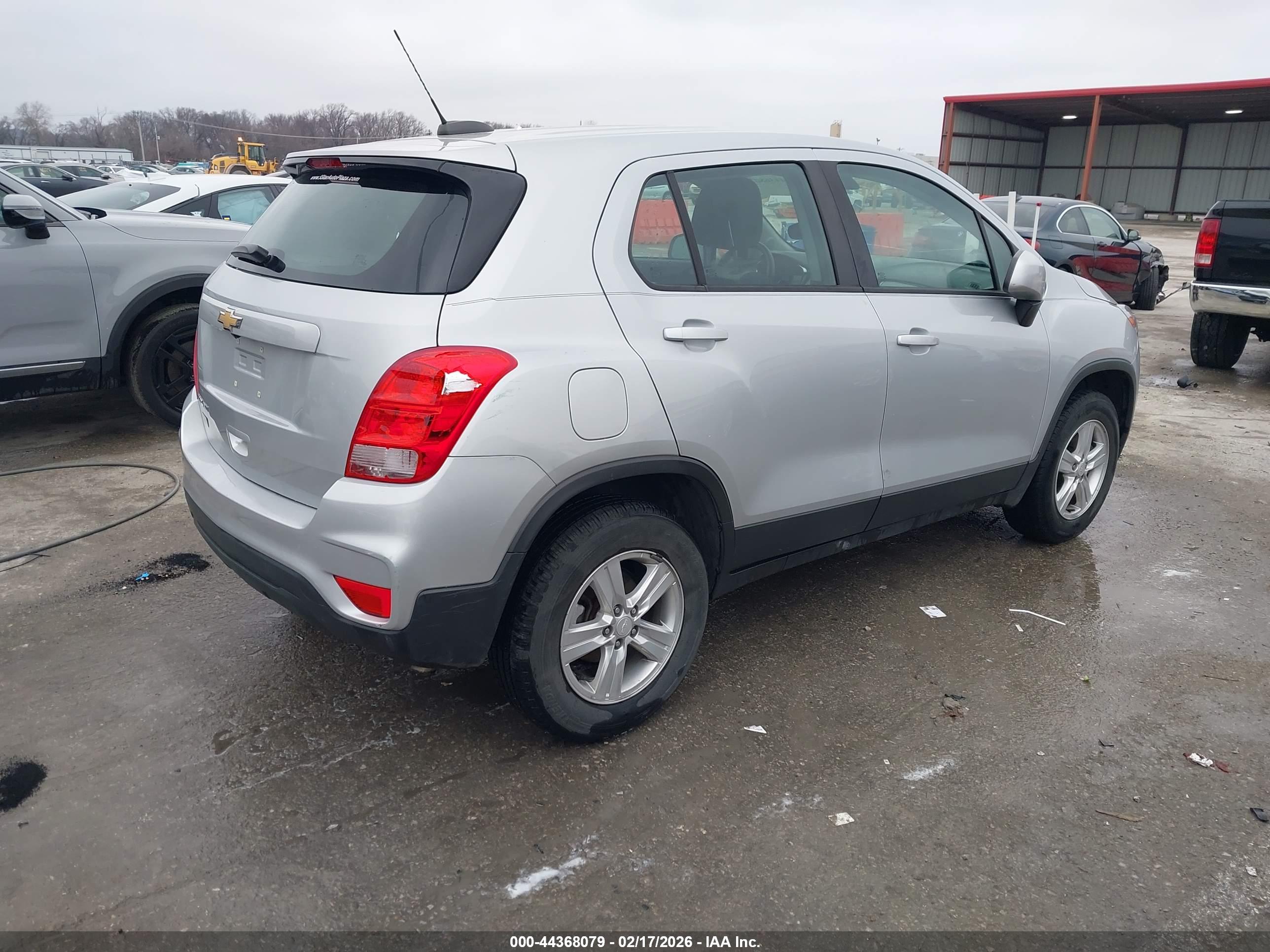 CHEVROLET TRAX image 4