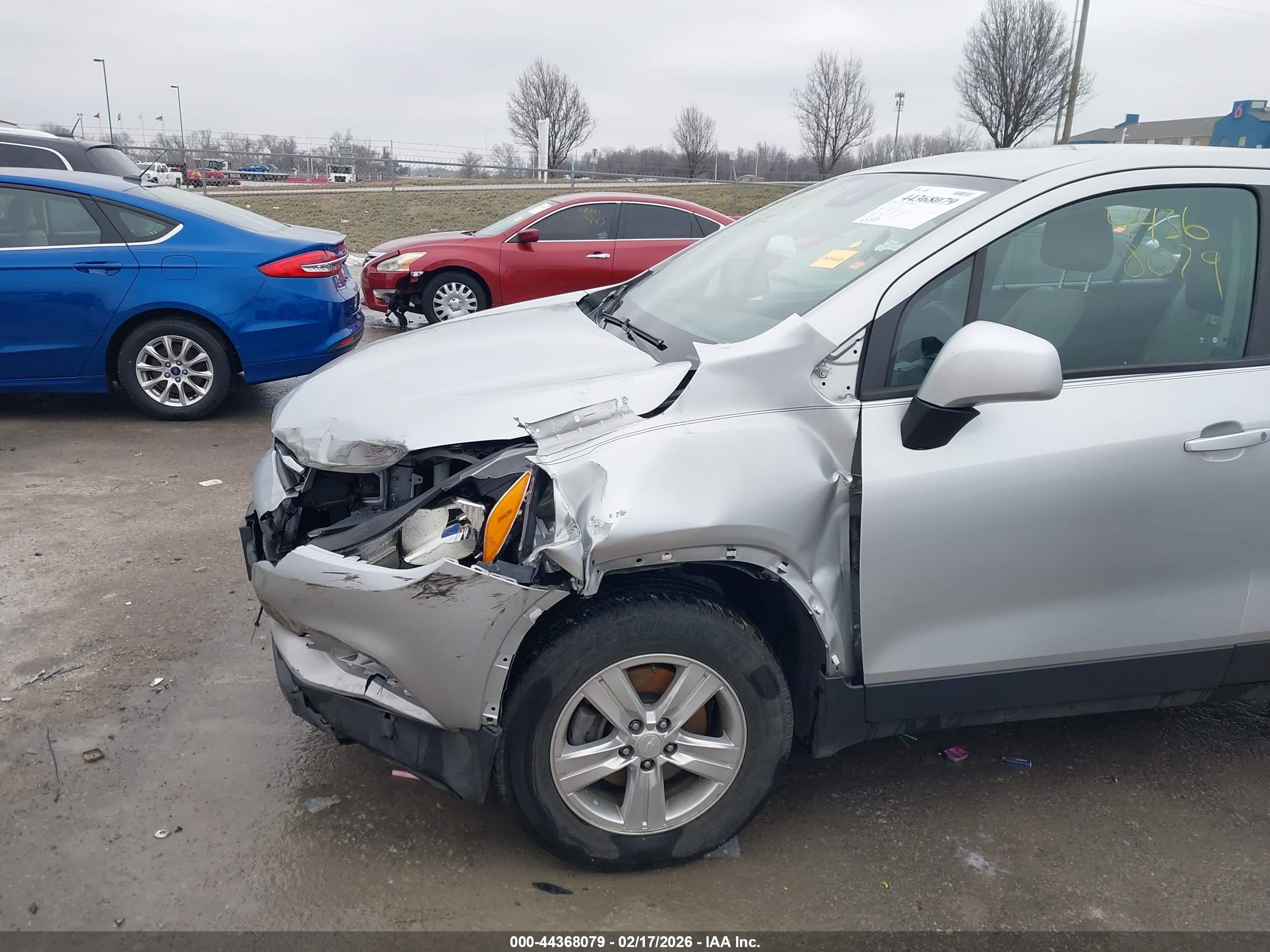 CHEVROLET TRAX image 6