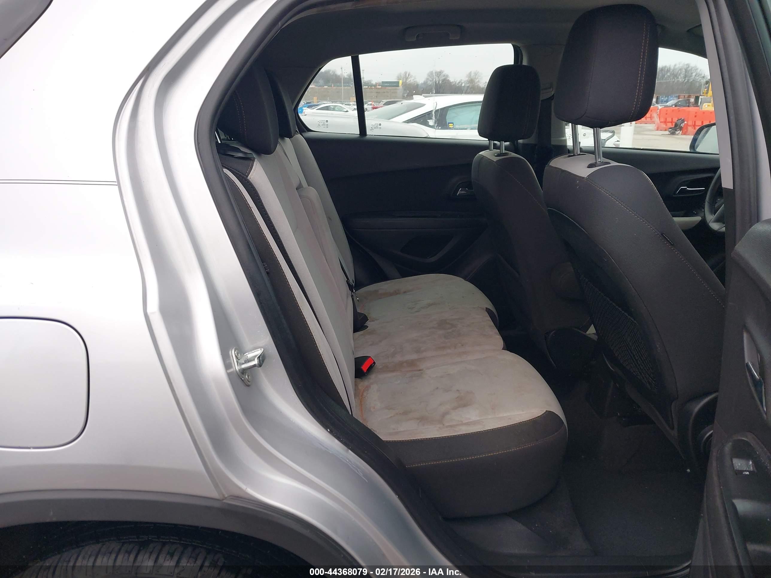 CHEVROLET TRAX image 8