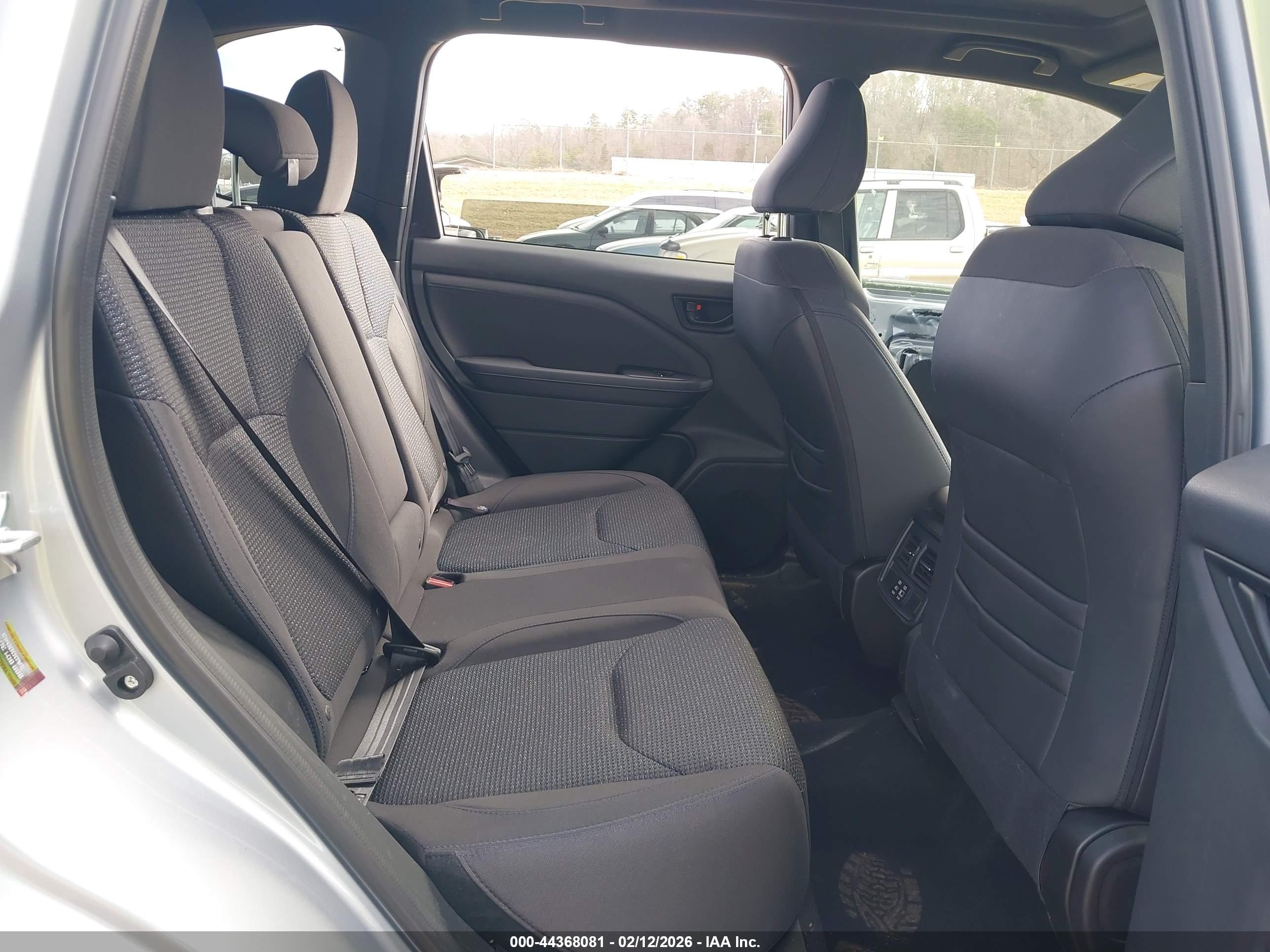 SUBARU FORESTER image 8
