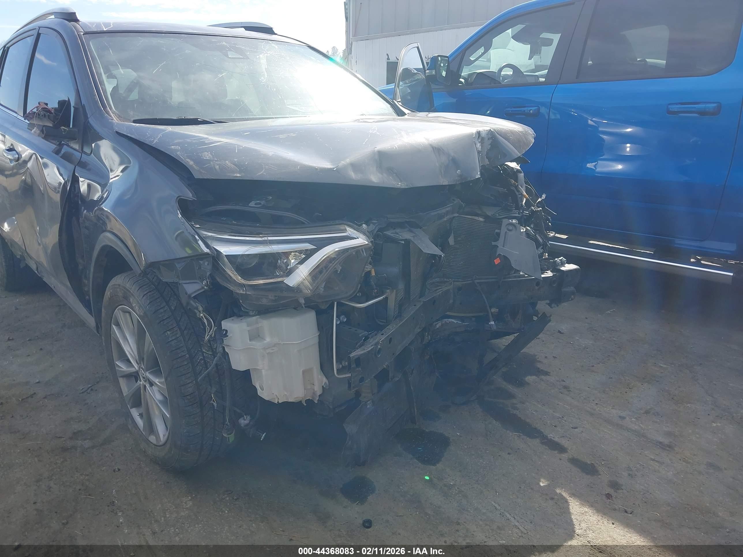 TOYOTA RAV4 image 6