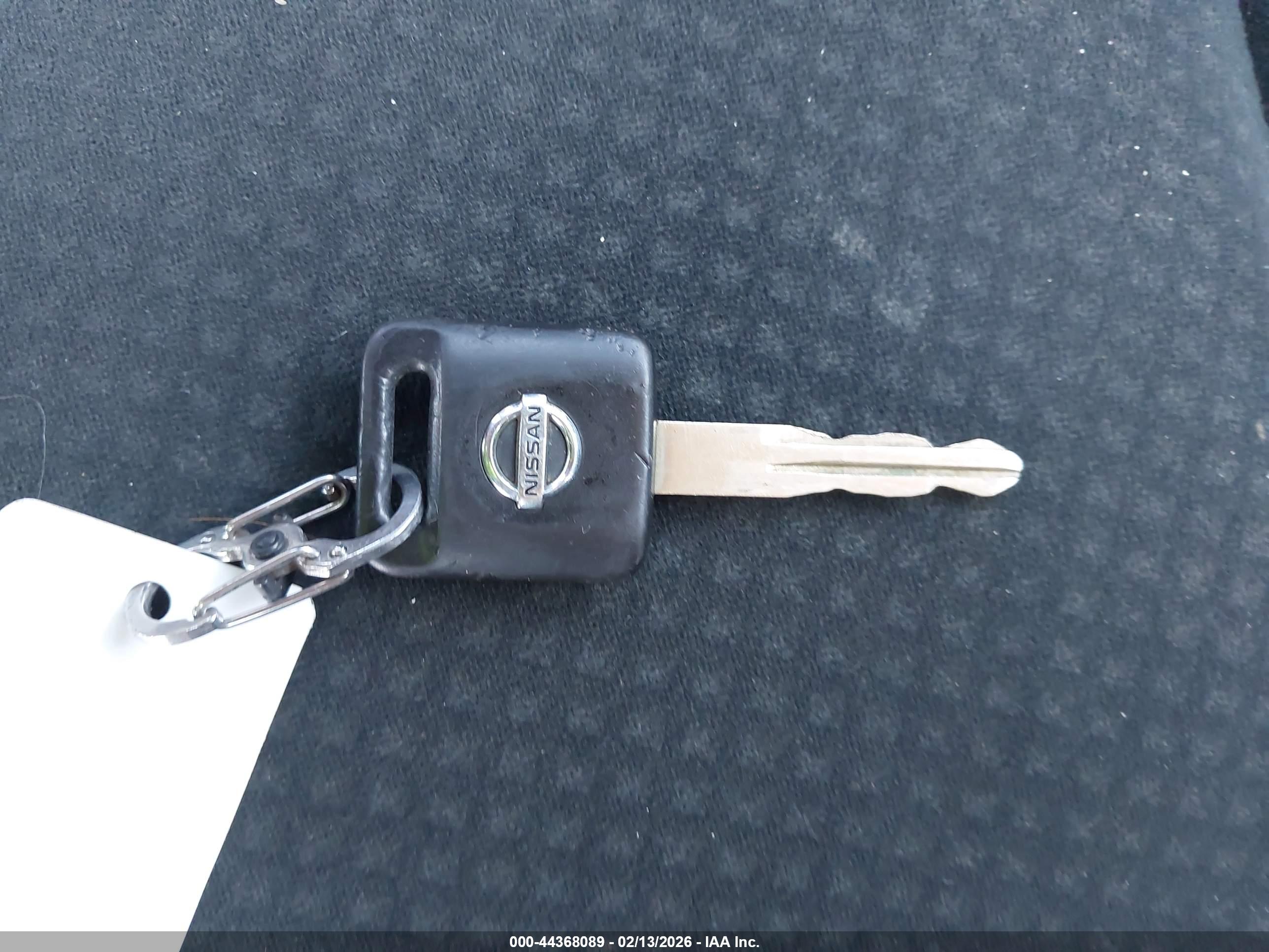 NISSAN VERSA image 11
