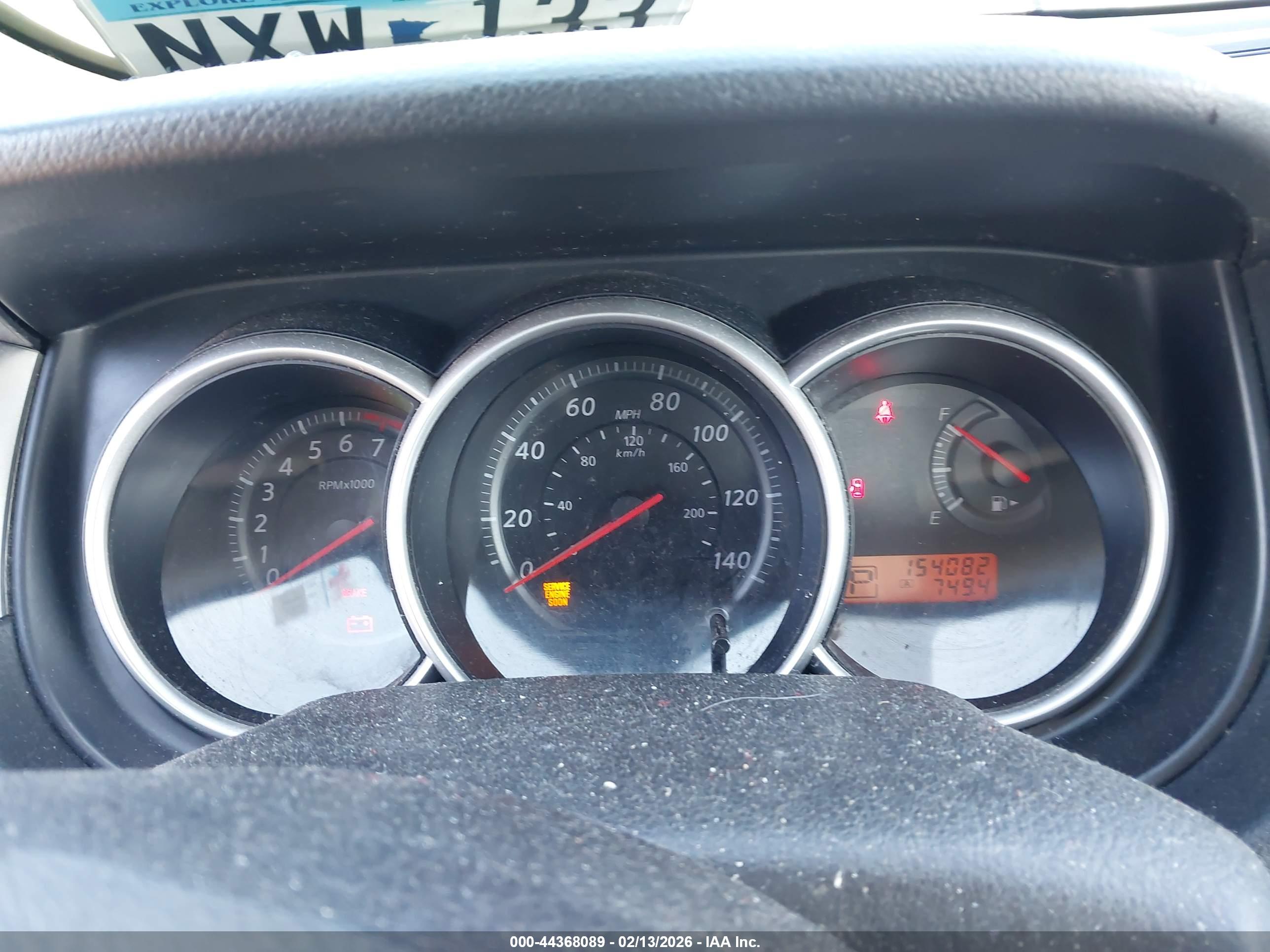 NISSAN VERSA image 7
