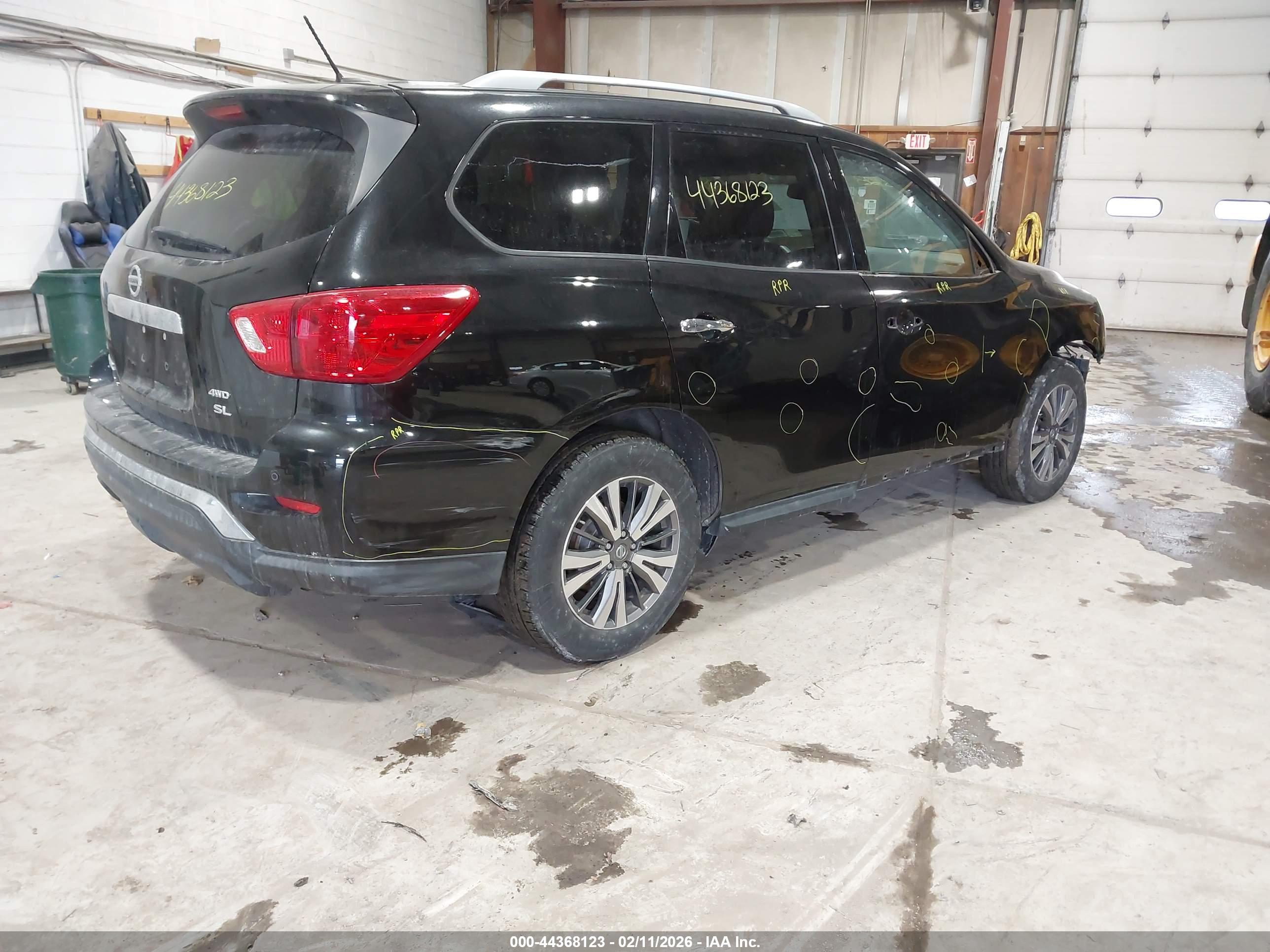 NISSAN PATHFINDER image 4