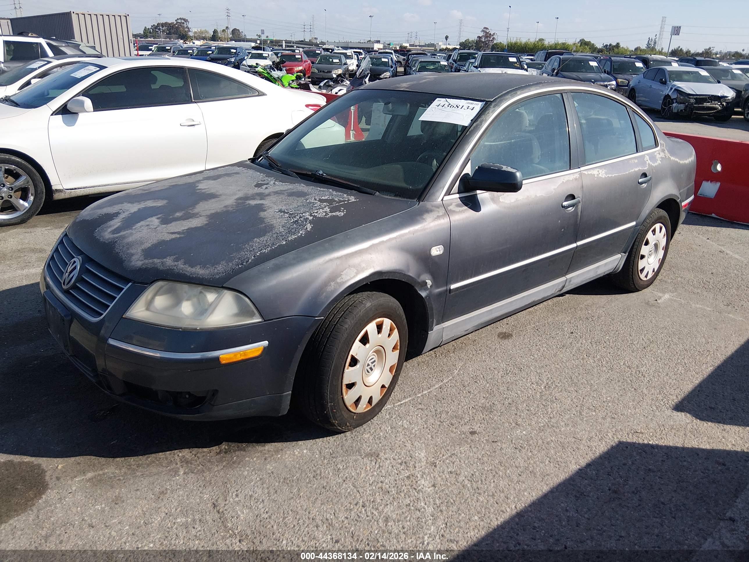 VOLKSWAGEN PASSAT image 2