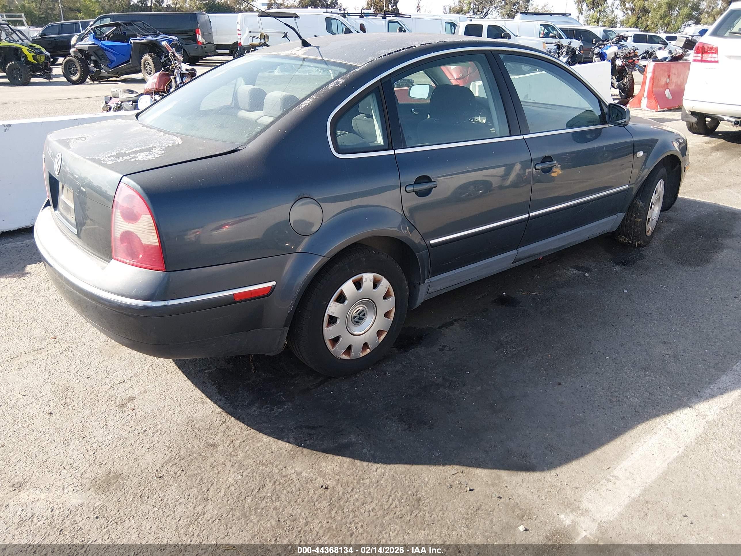 VOLKSWAGEN PASSAT image 4