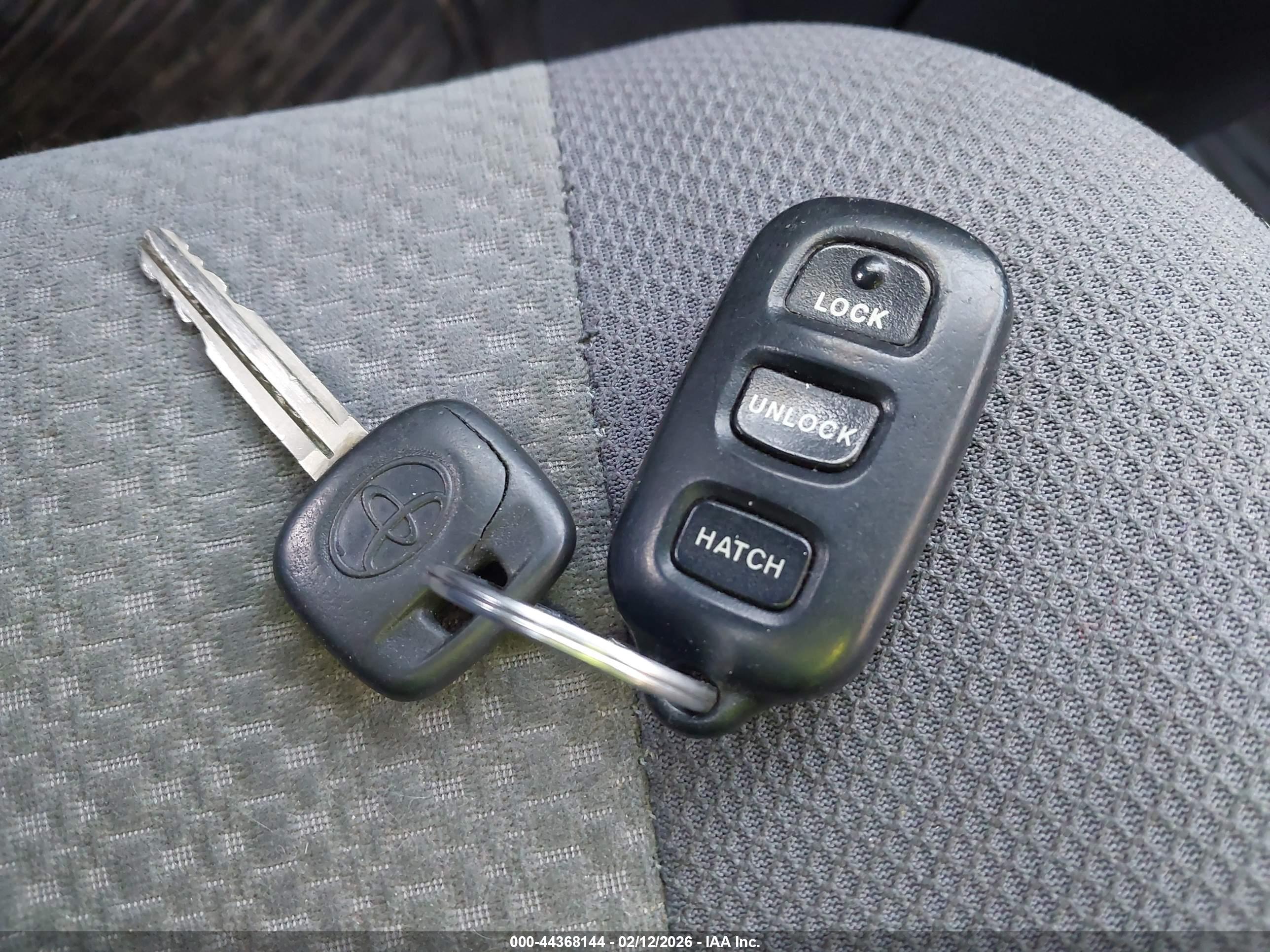 TOYOTA MATRIX image 11