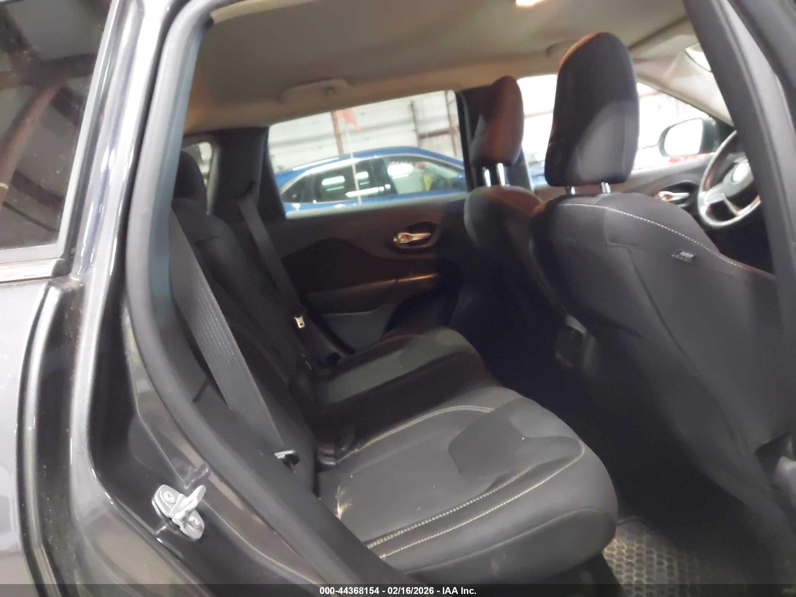 JEEP CHEROKEE image 8