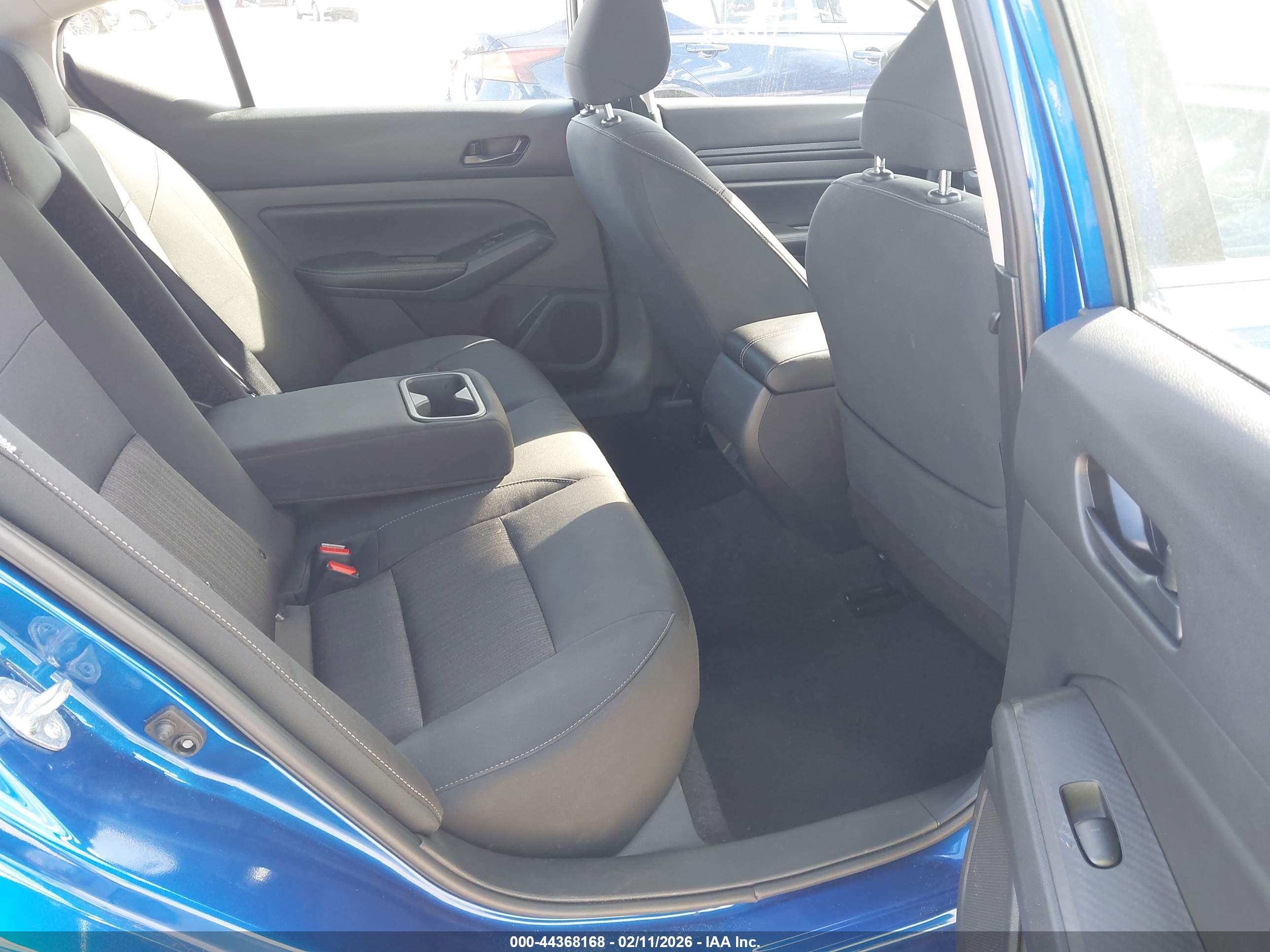 NISSAN ALTIMA image 8
