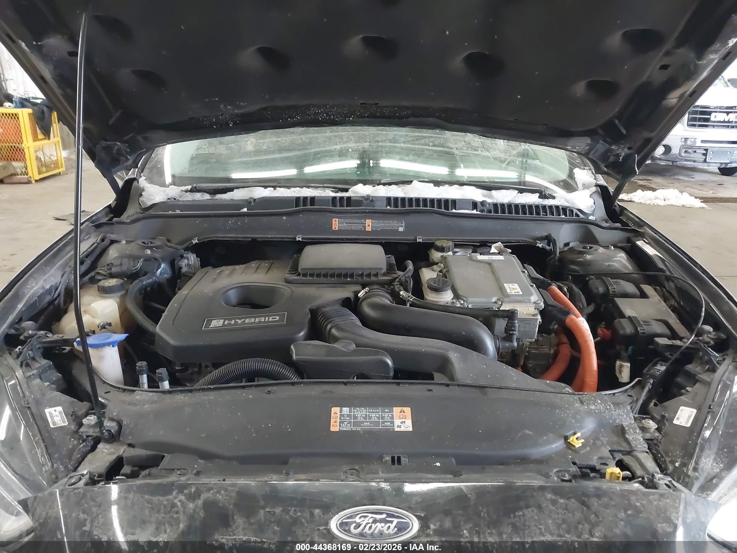 FORD FUSION image 10