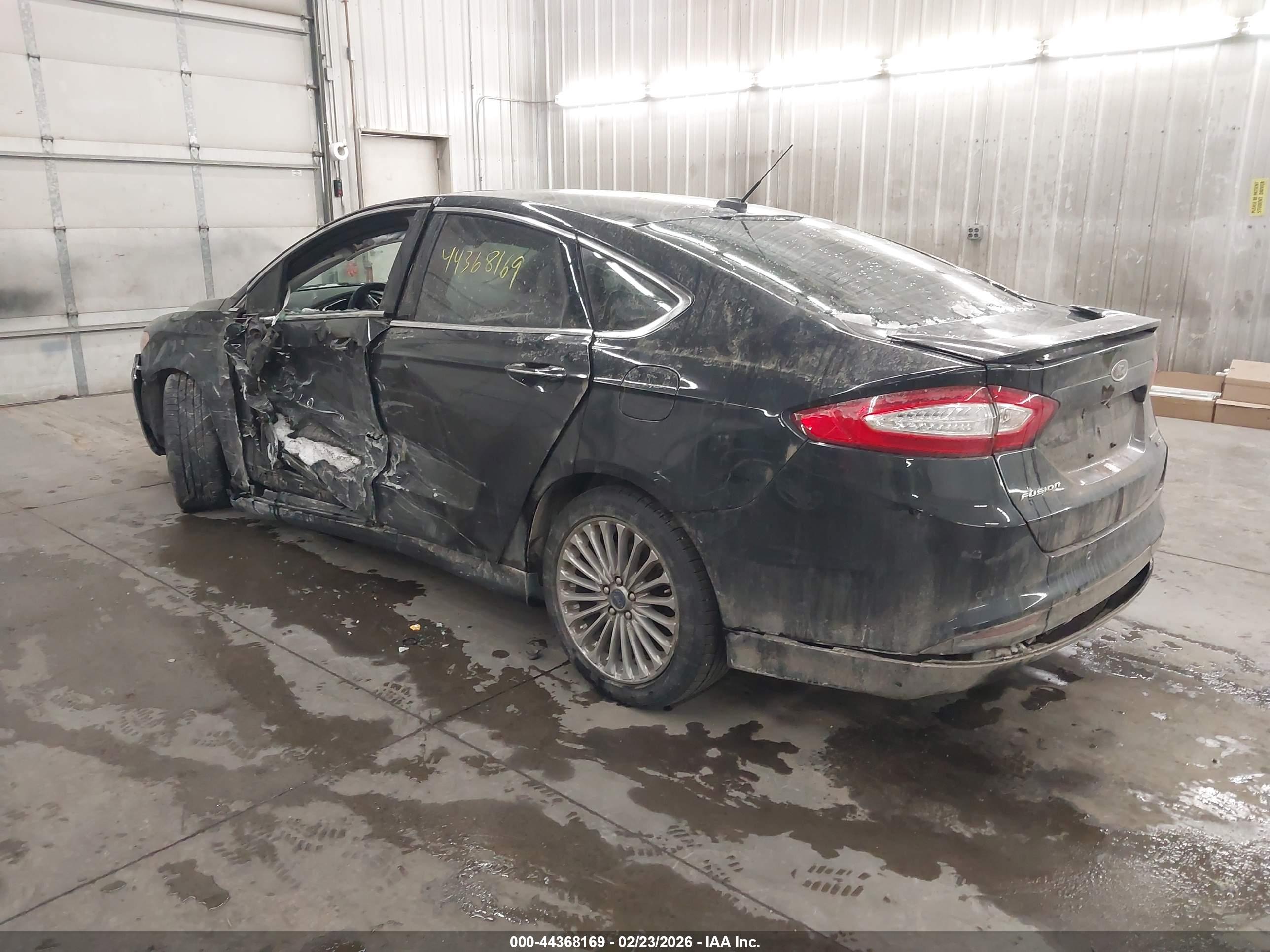 FORD FUSION image 3