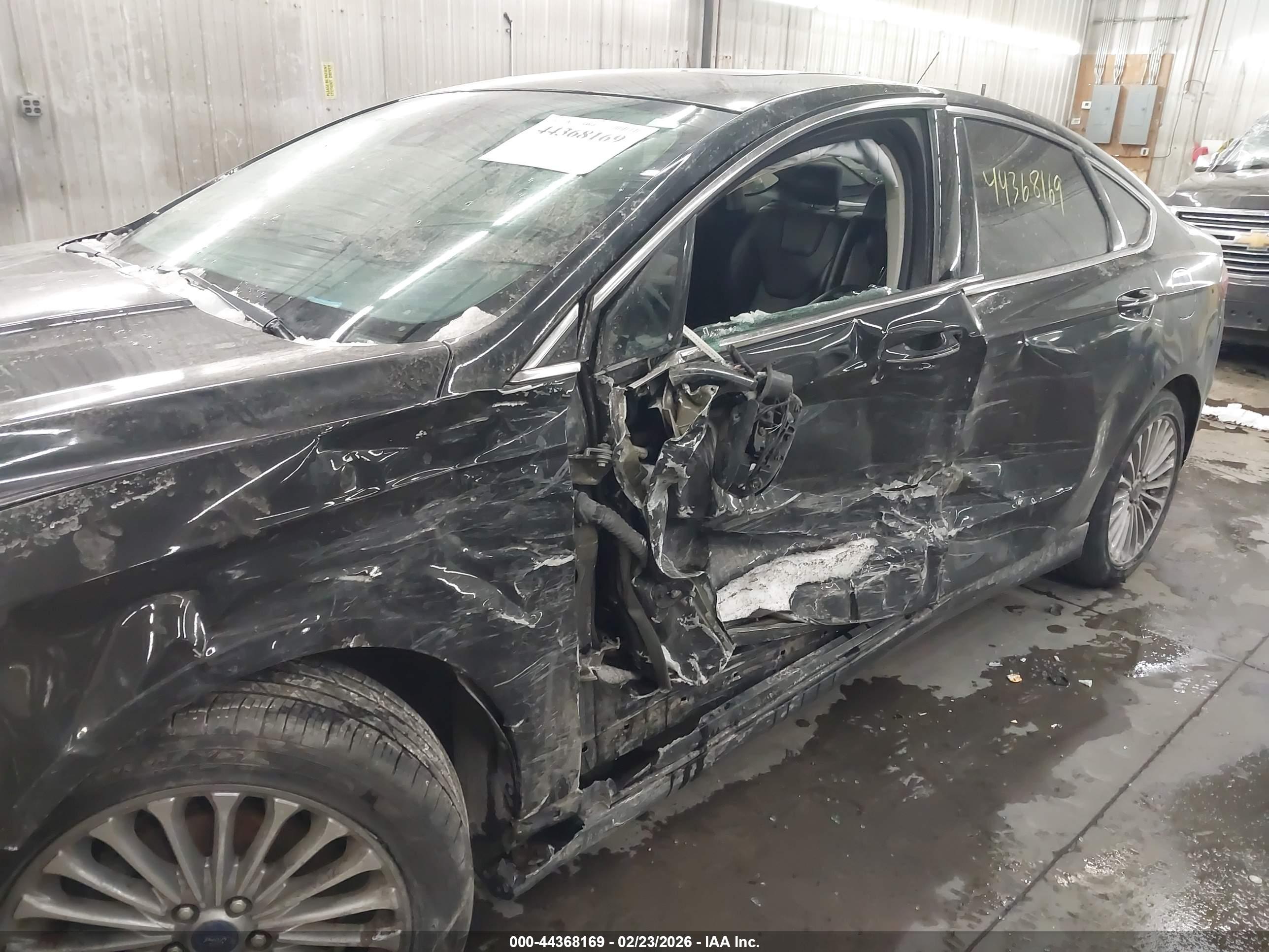 FORD FUSION image 6