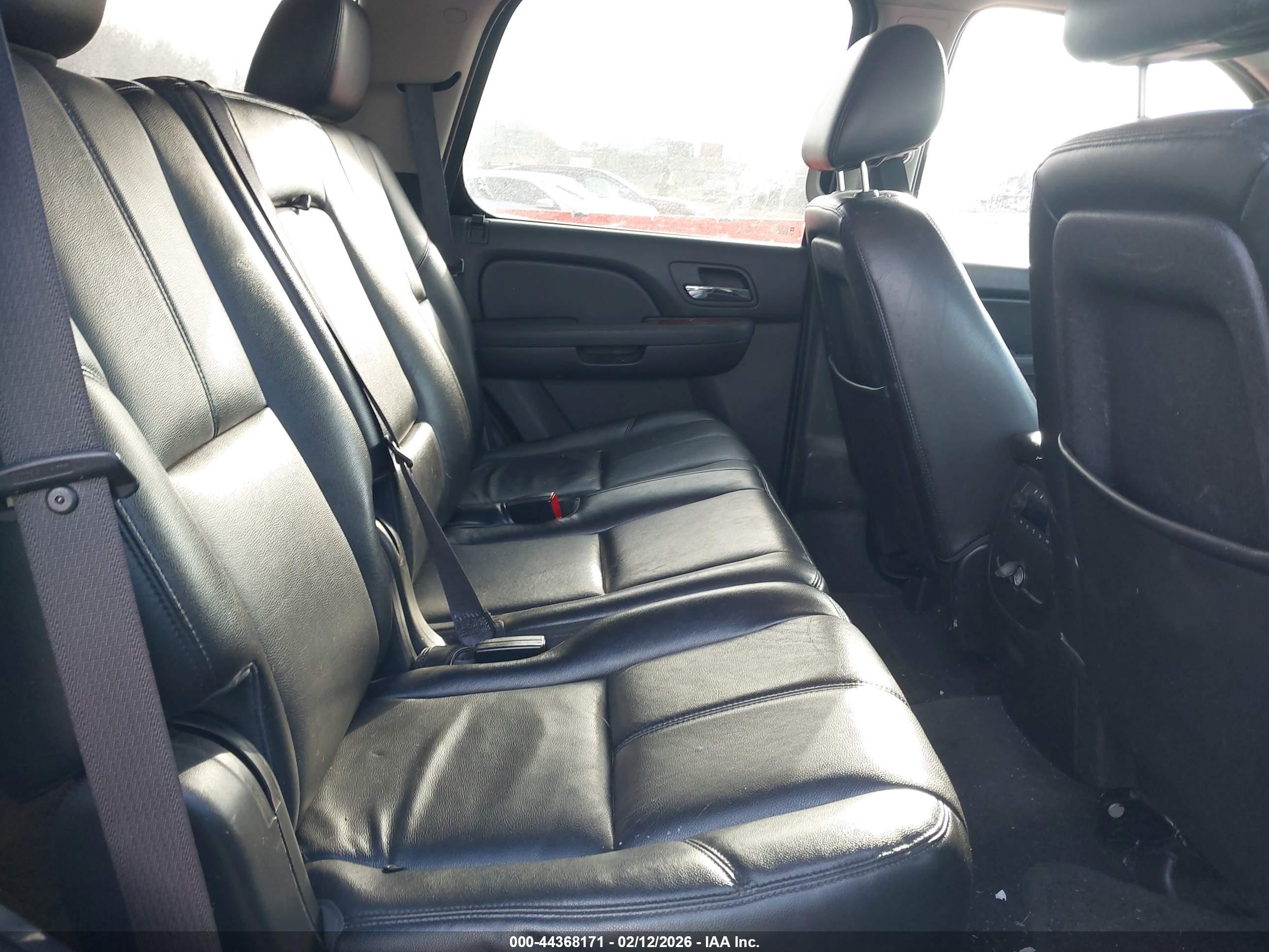 CHEVROLET TAHOE image 8