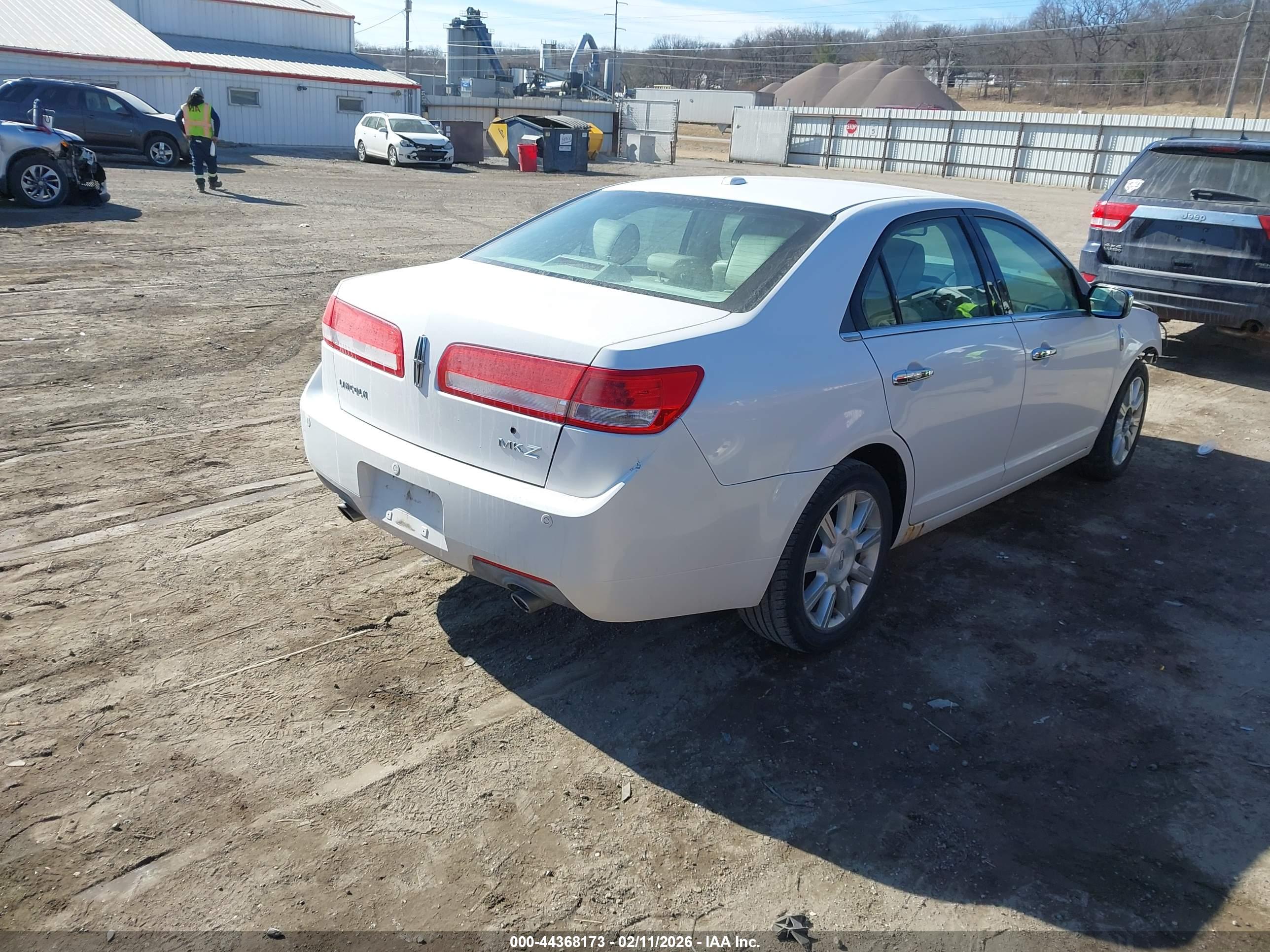 LINCOLN MKZ image 4