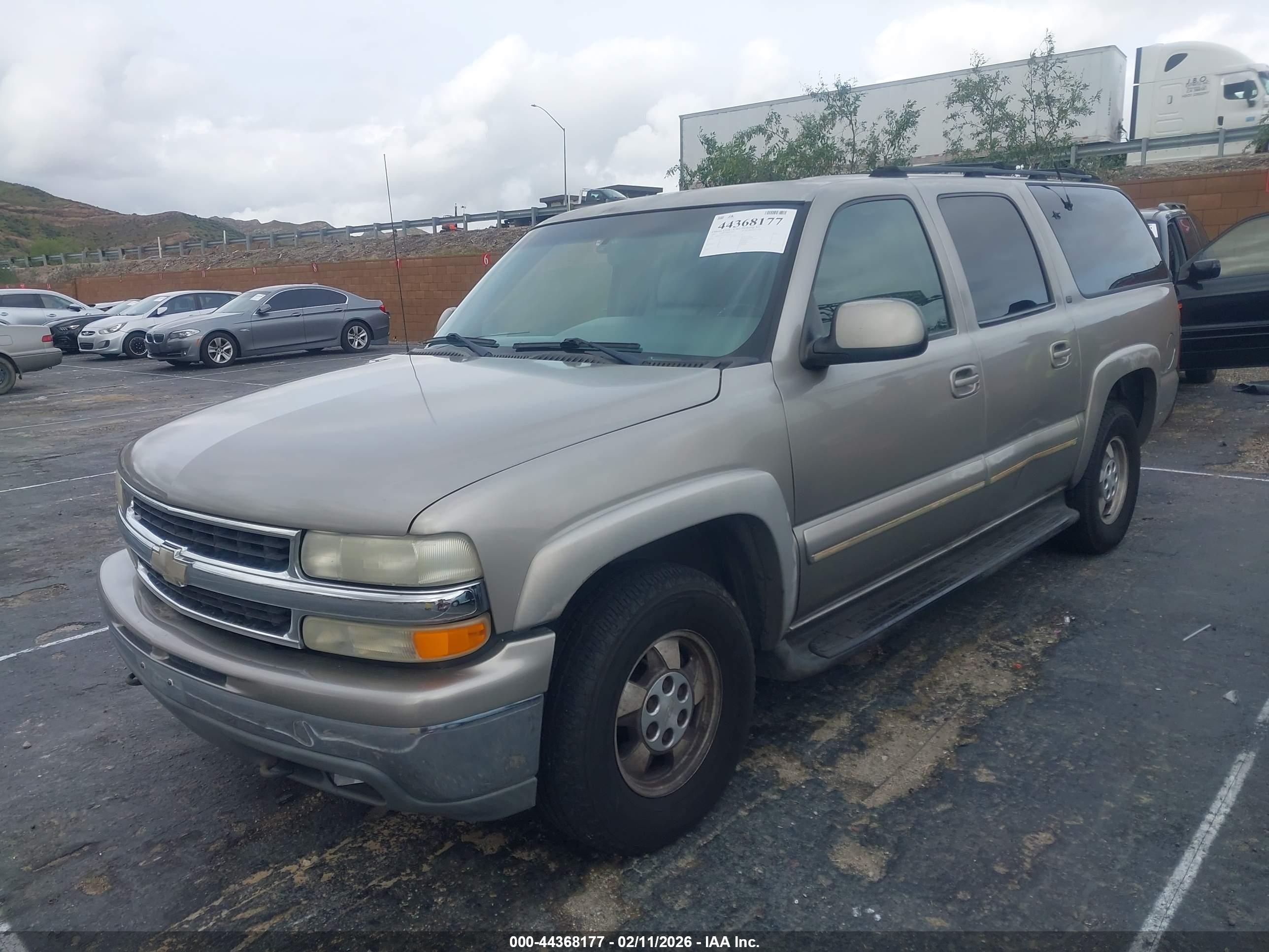 CHEVROLET SUBURBAN image 2