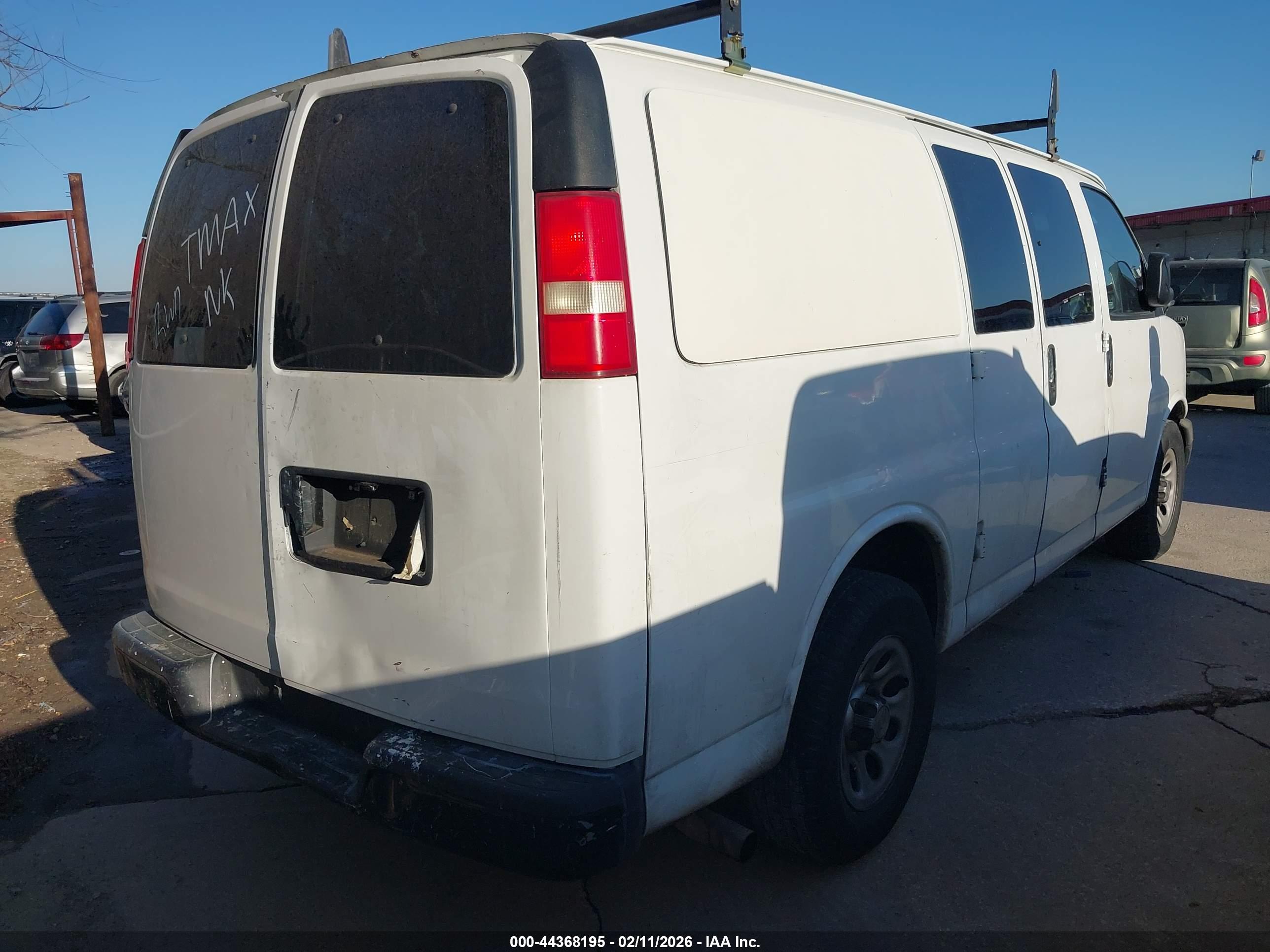 CHEVROLET EXPRESS image 4