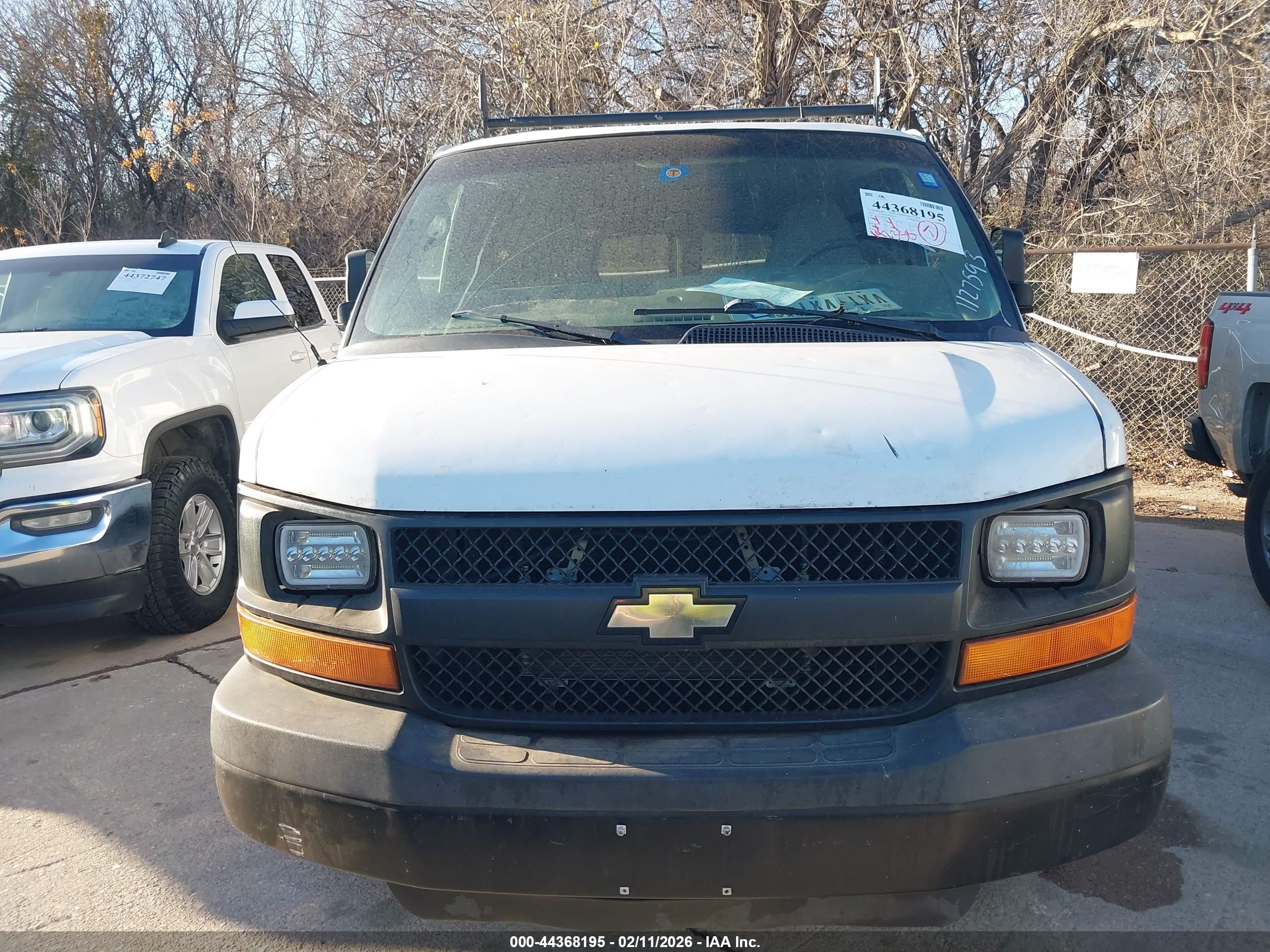 CHEVROLET EXPRESS image 6