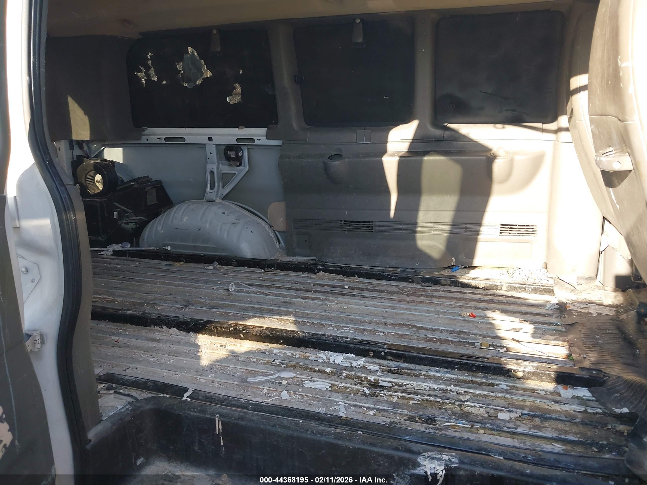 CHEVROLET EXPRESS image 8