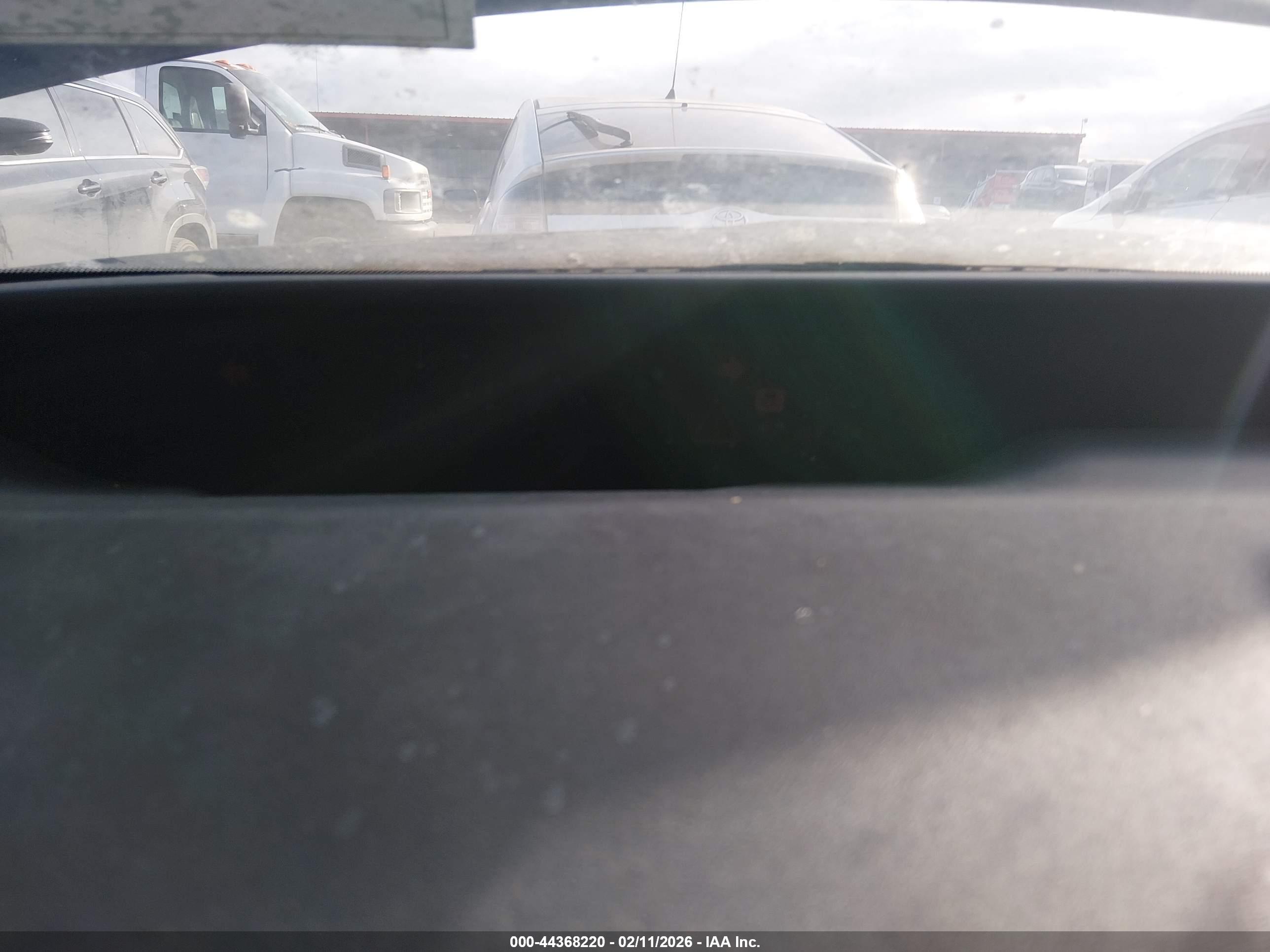 TOYOTA PRIUS image 7