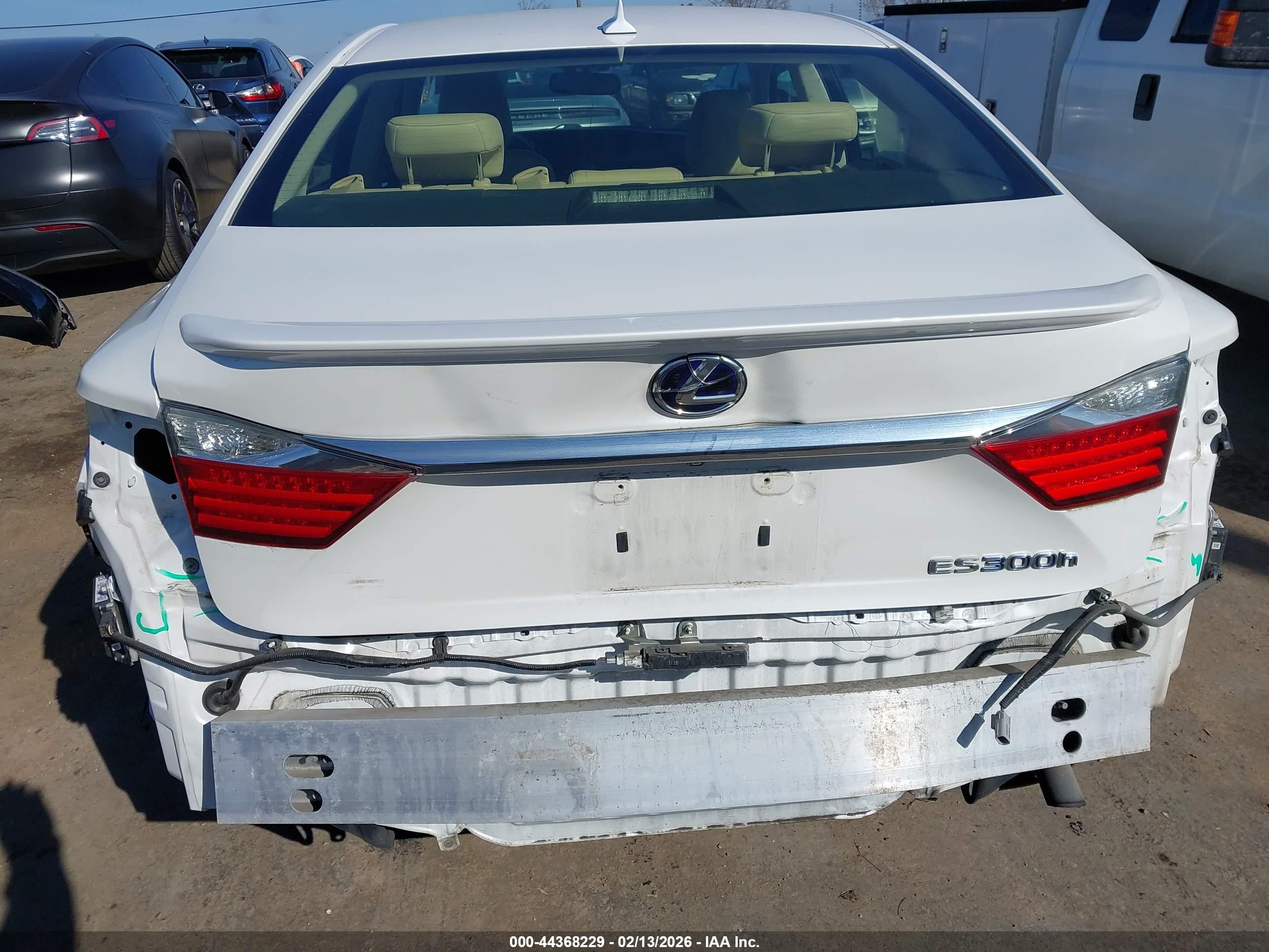 LEXUS ES image 6