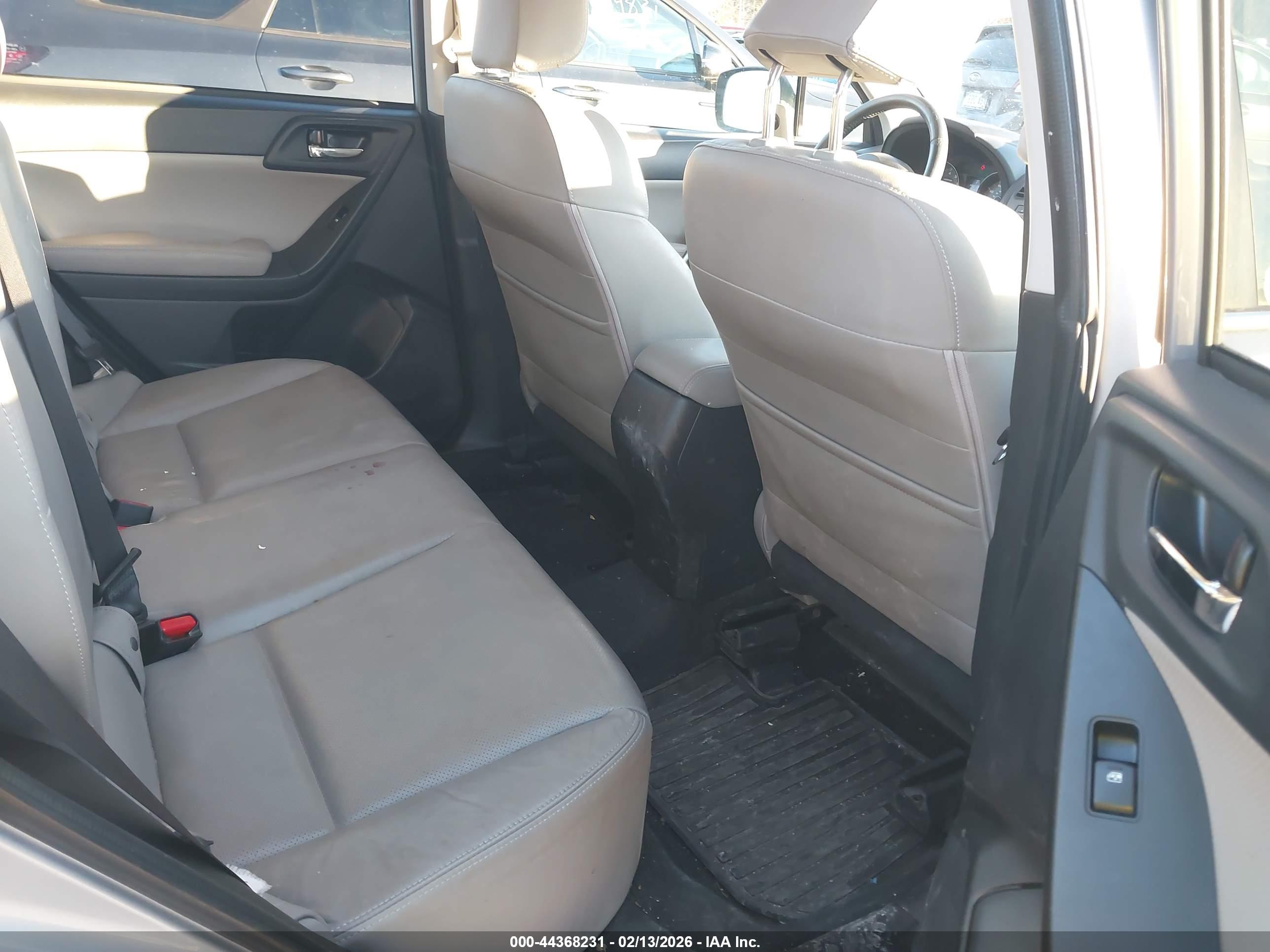 SUBARU FORESTER image 8