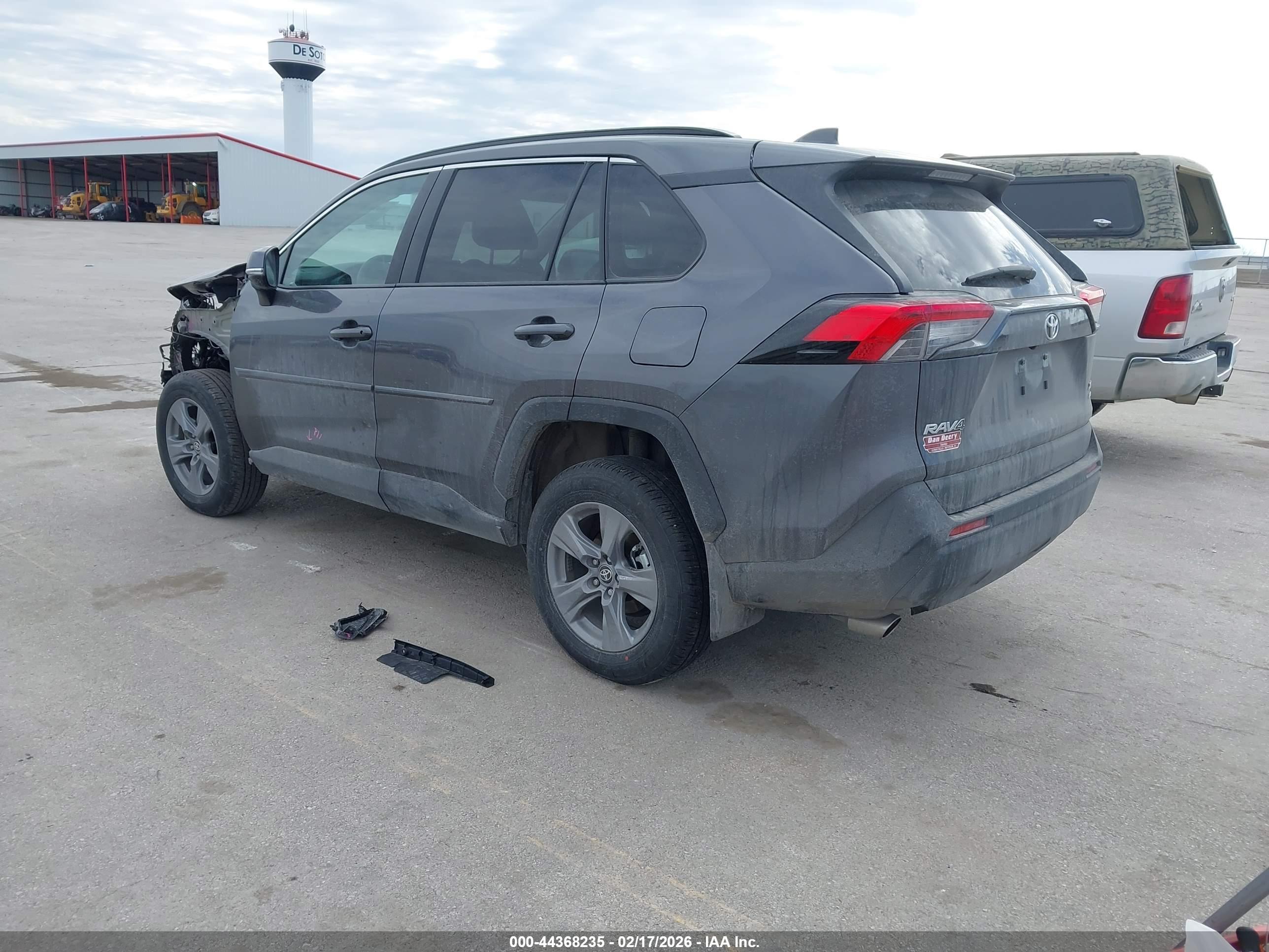 TOYOTA RAV4 image 3