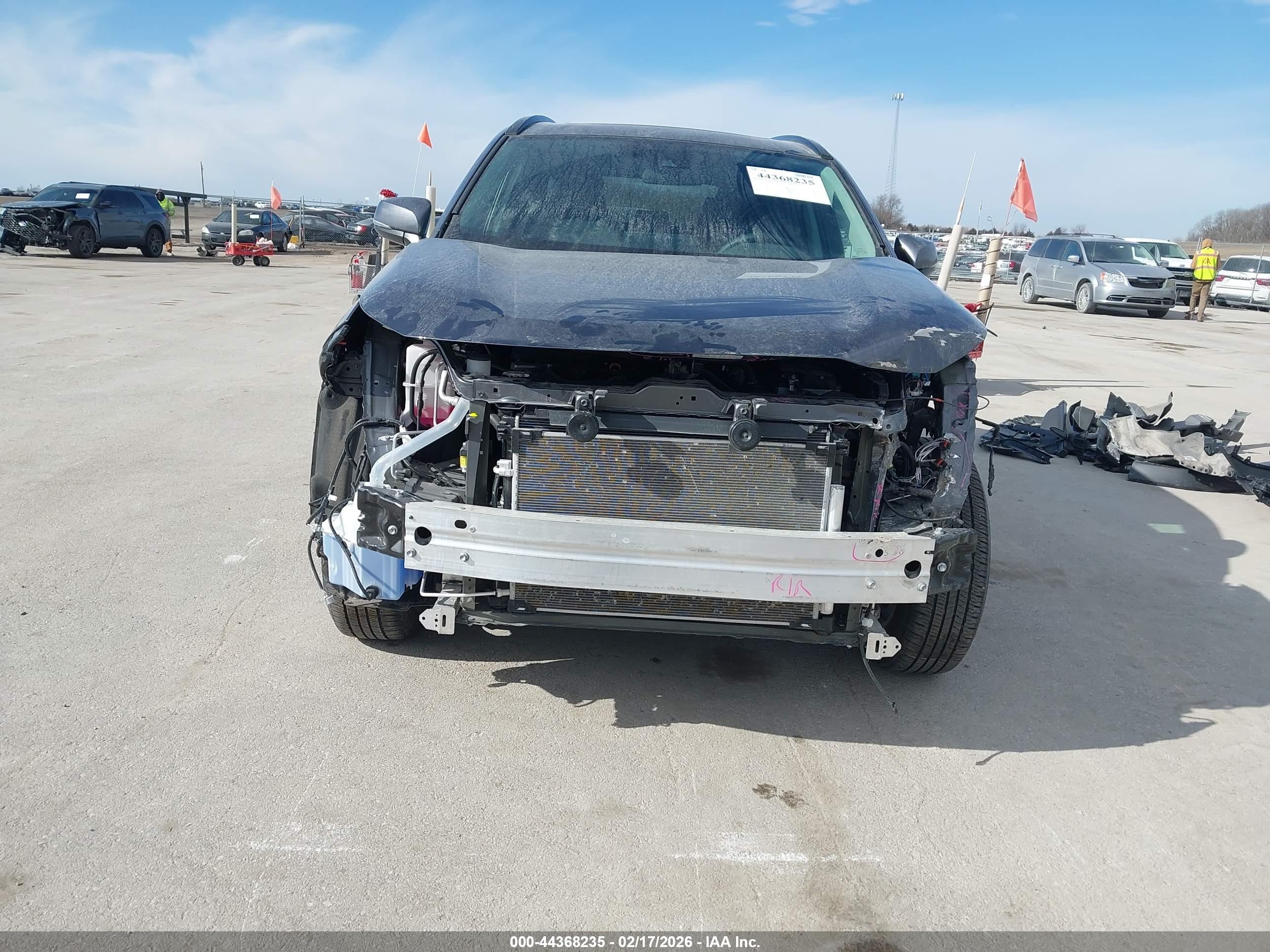 TOYOTA RAV4 image 6