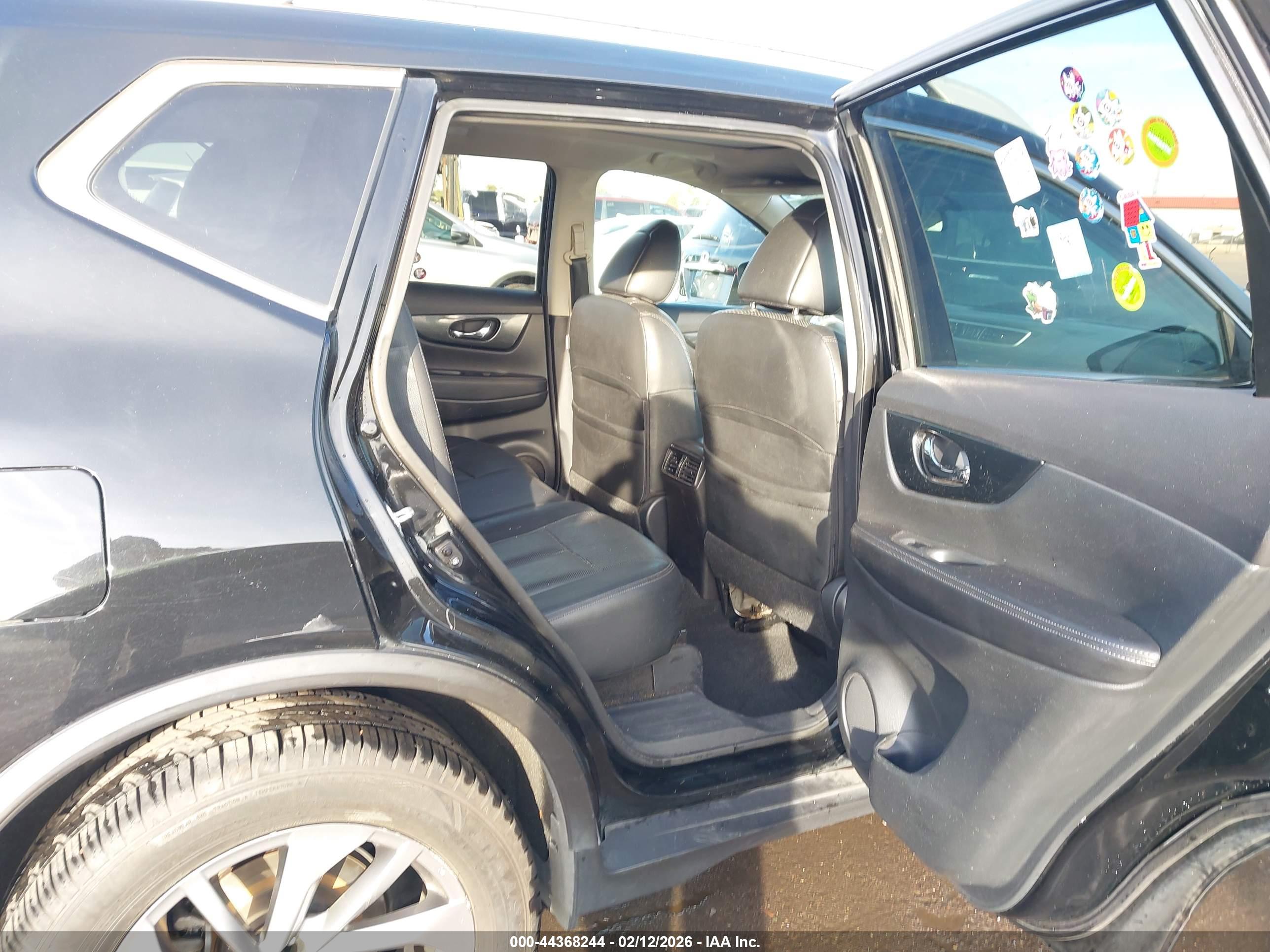 NISSAN ROGUE image 8