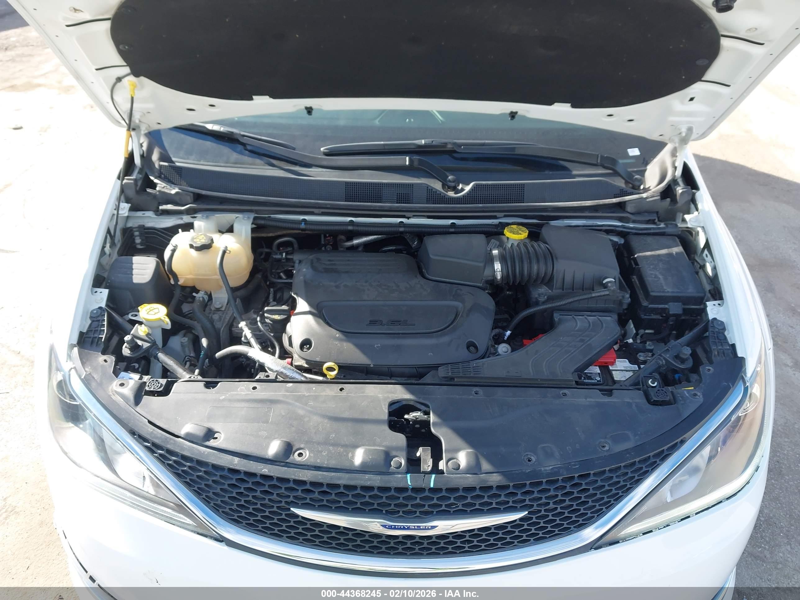 CHRYSLER PACIFICA image 10