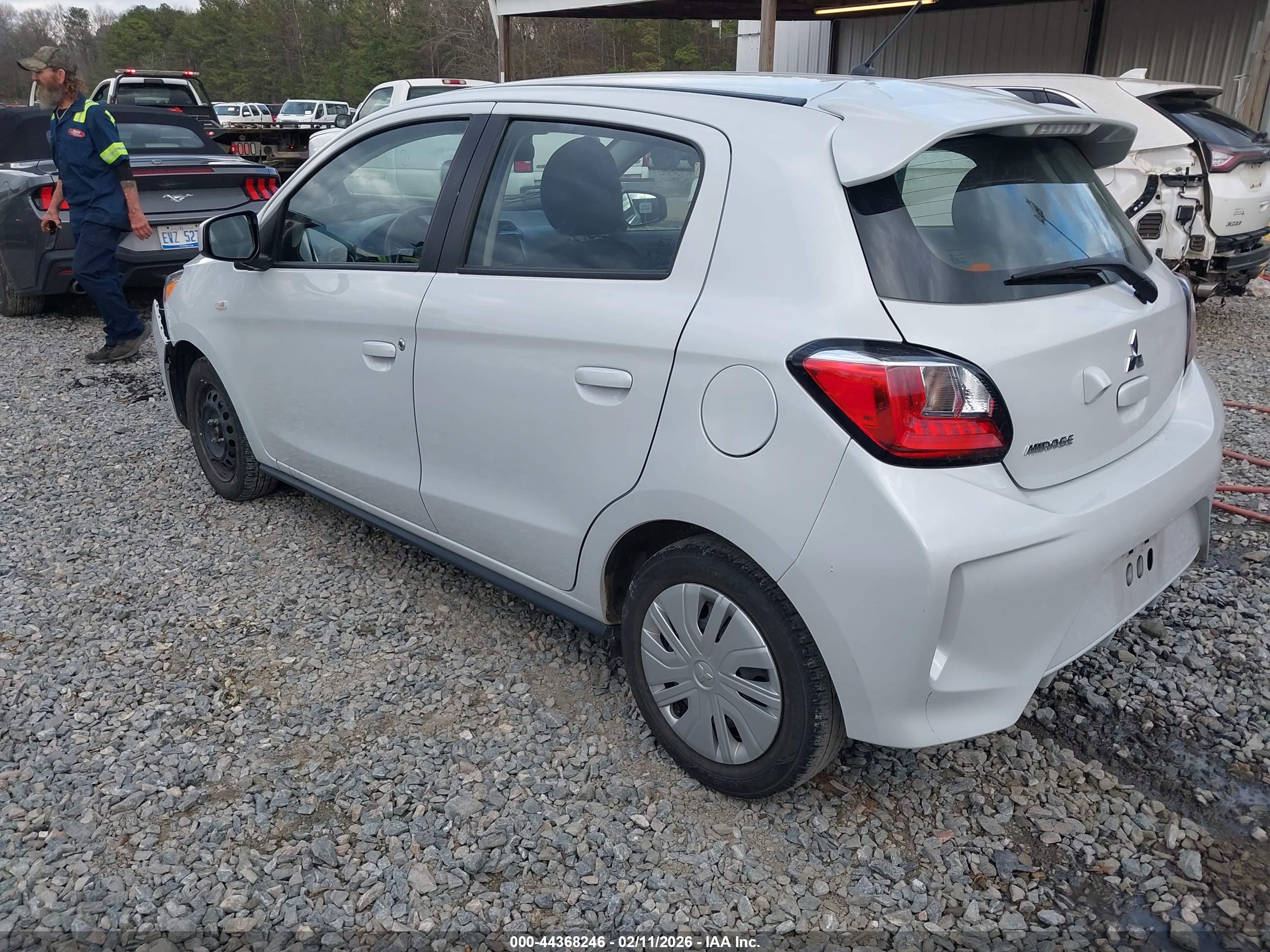 MITSUBISHI MIRAGE image 3