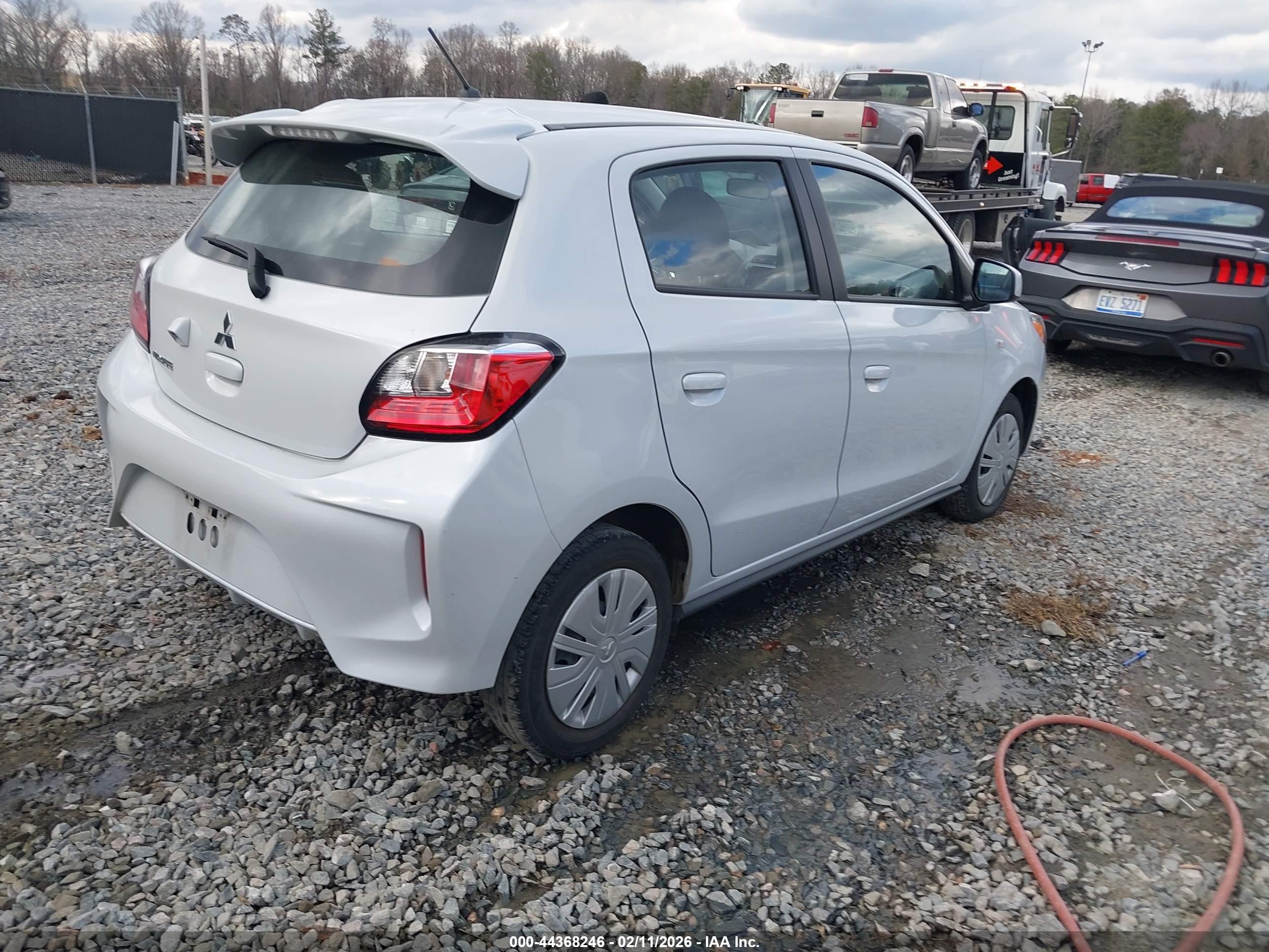 MITSUBISHI MIRAGE image 4