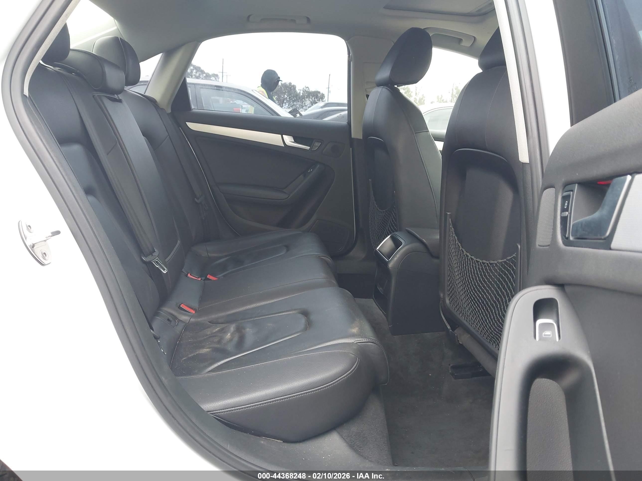 AUDI A4 image 8