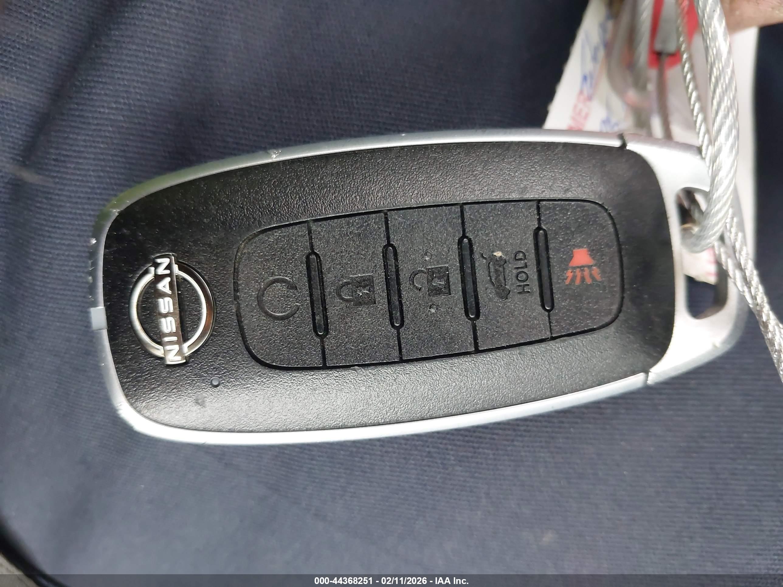 NISSAN ROGUE image 11