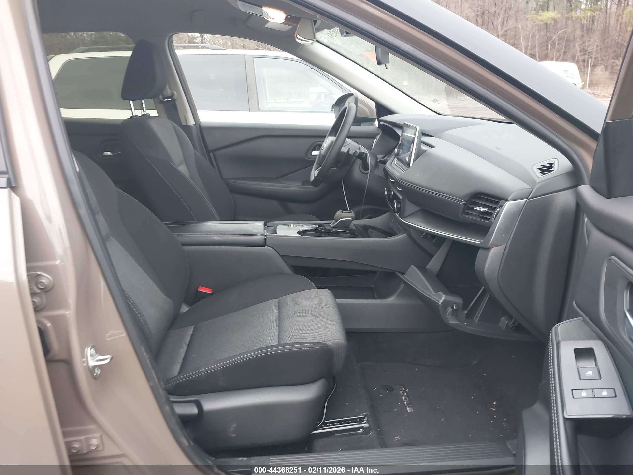 NISSAN ROGUE image 5