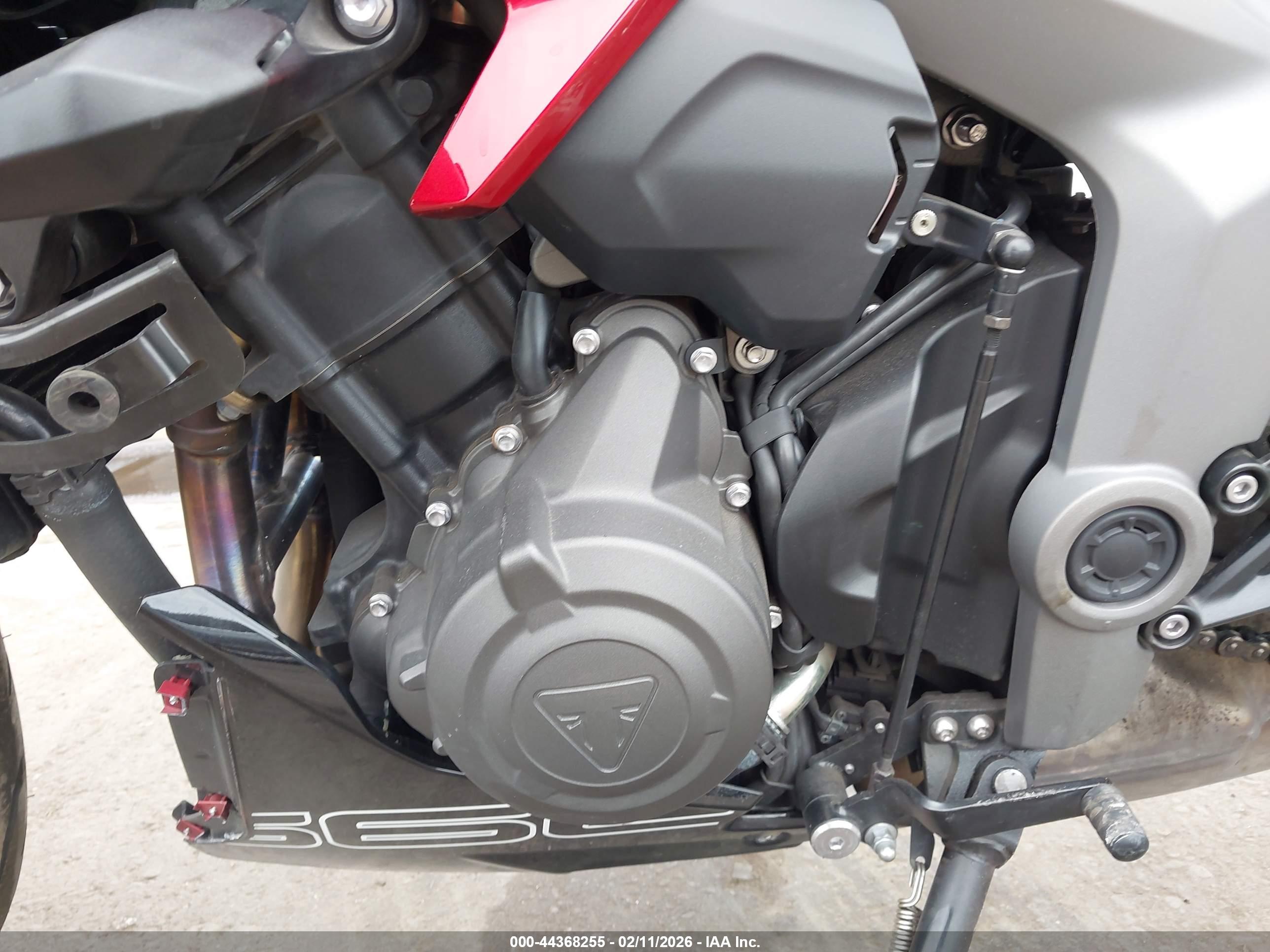TRIUMPH MOTORCYCLE image 9