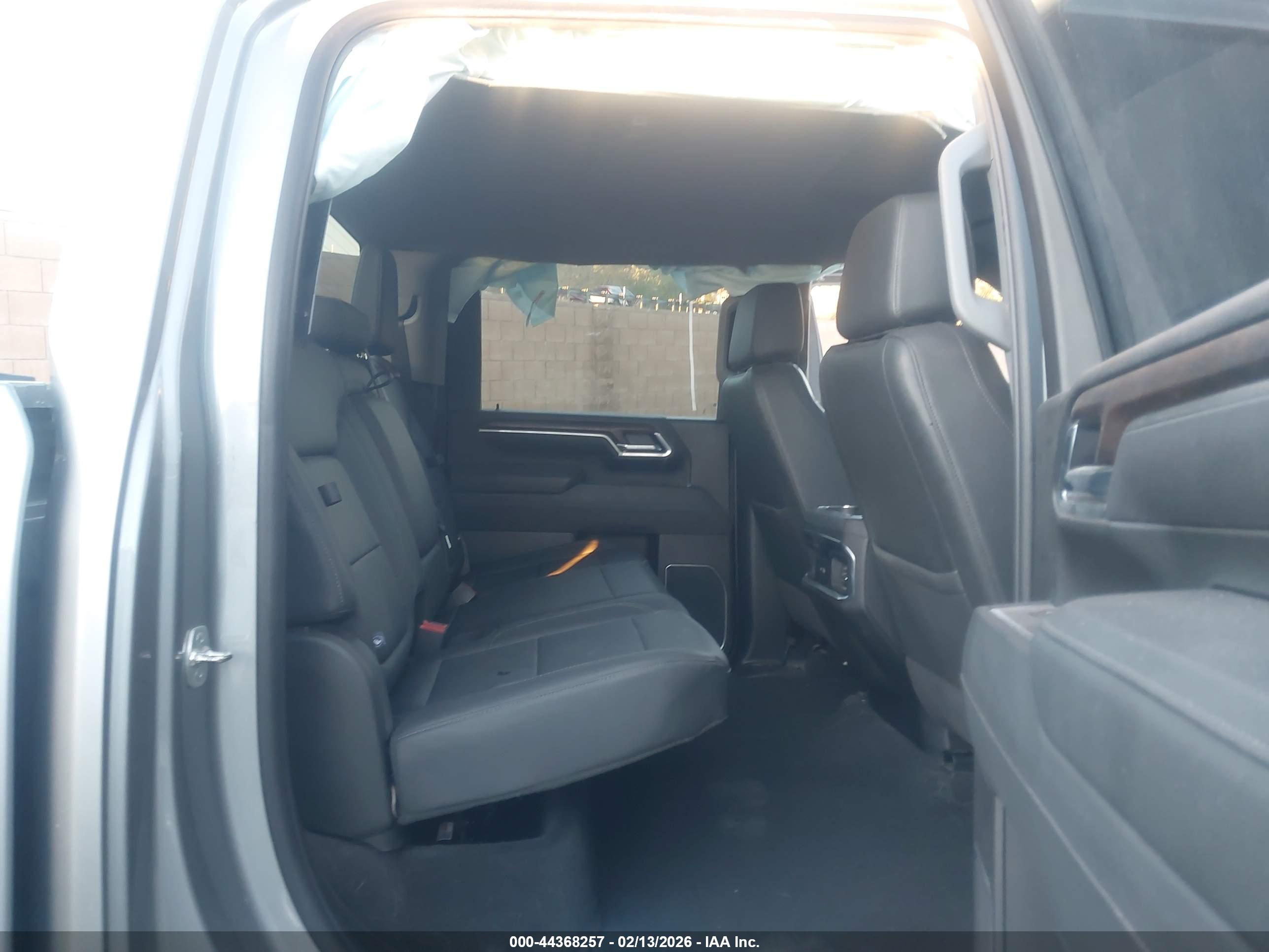 GMC SIERRA image 8