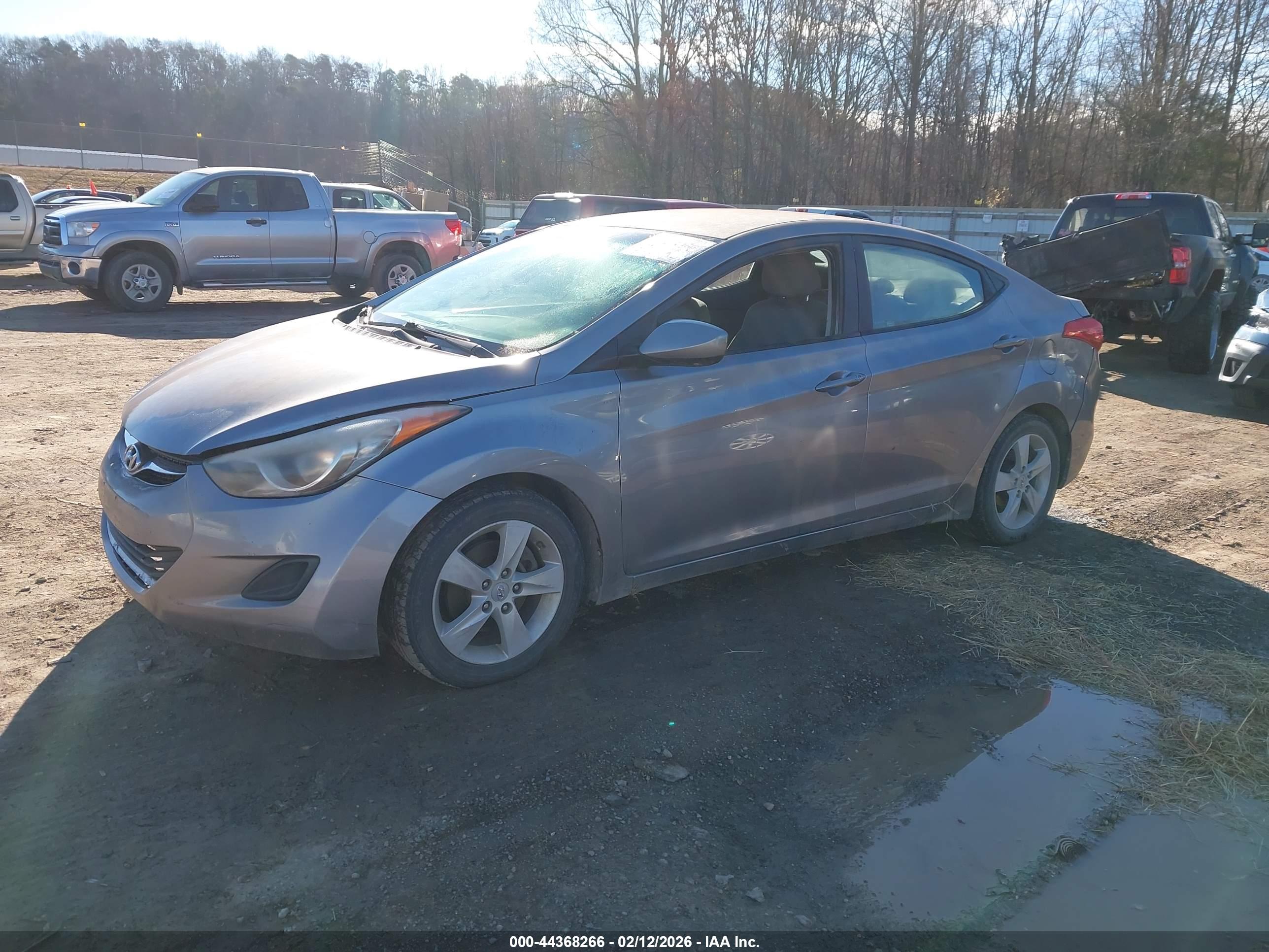 HYUNDAI ELANTRA image 2