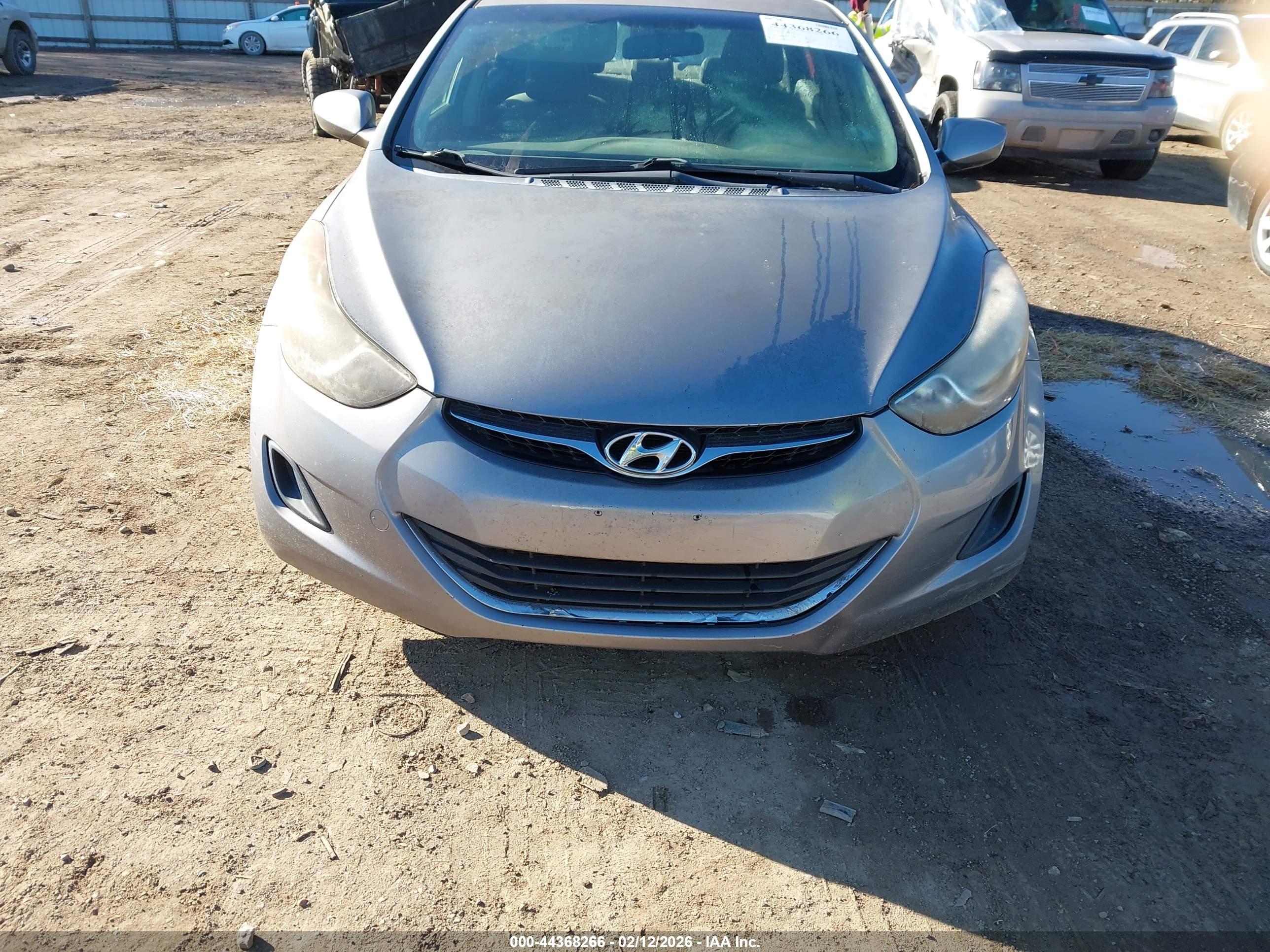 HYUNDAI ELANTRA image 6