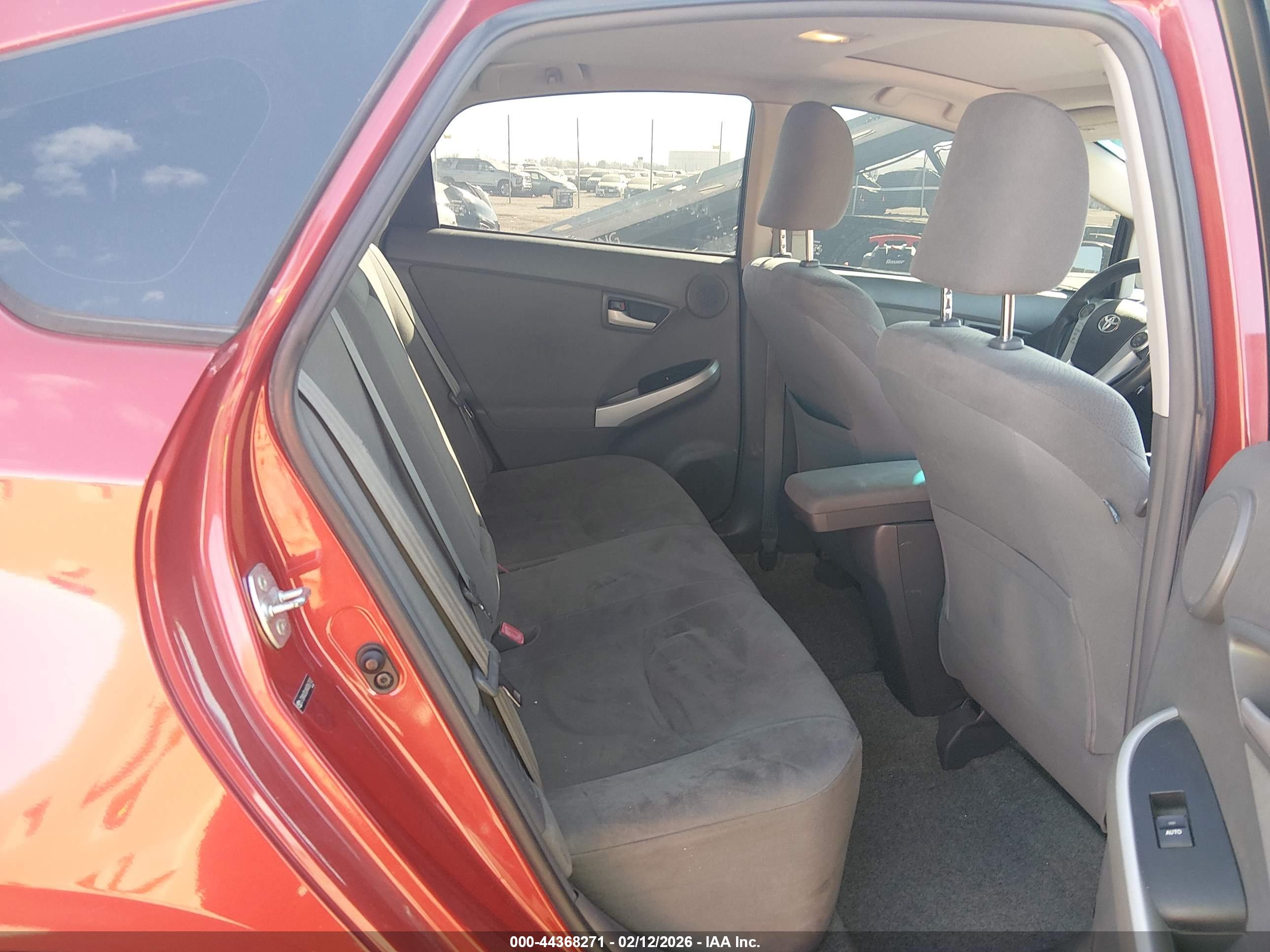 TOYOTA PRIUS image 8
