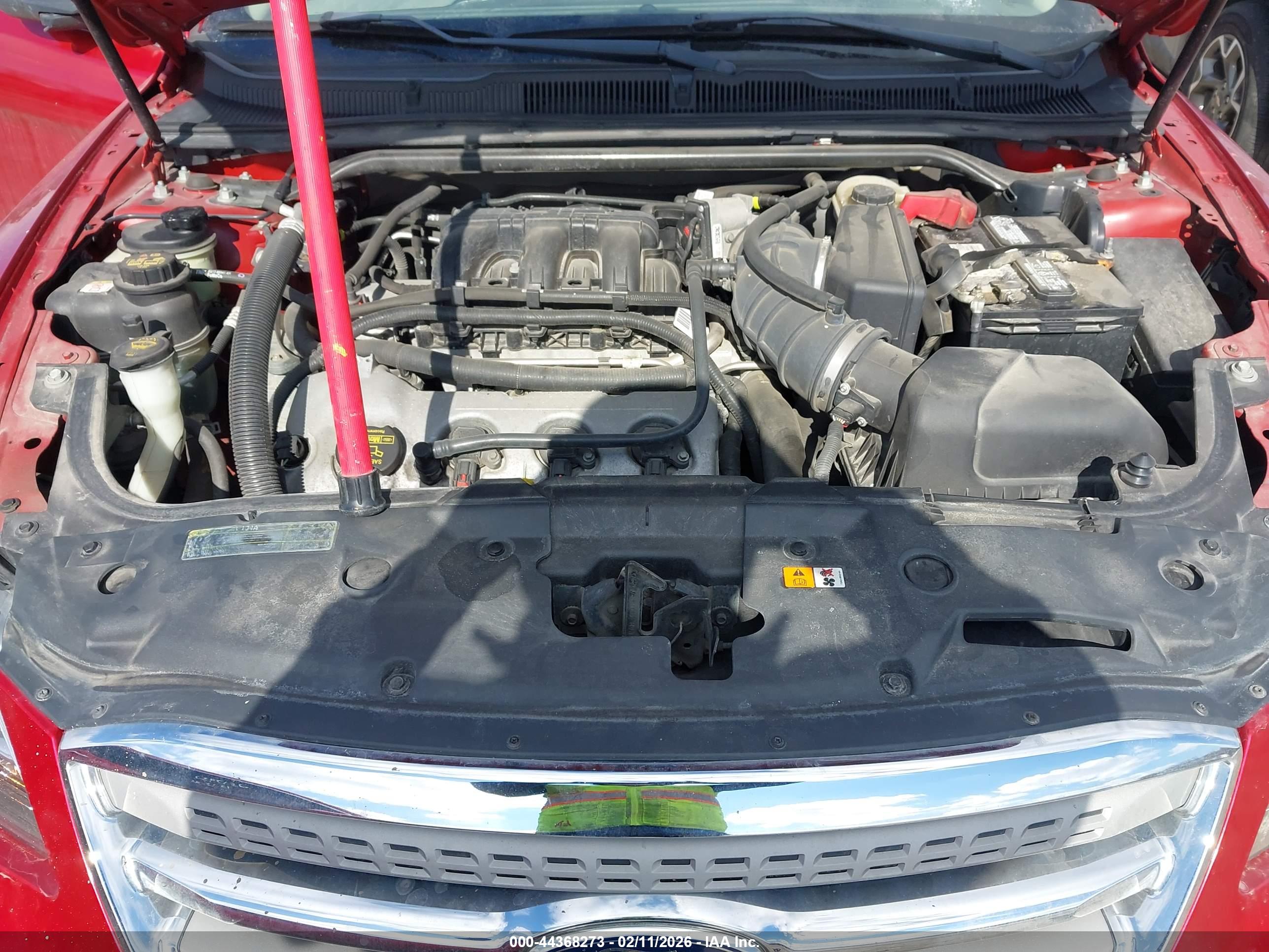 FORD TAURUS image 10