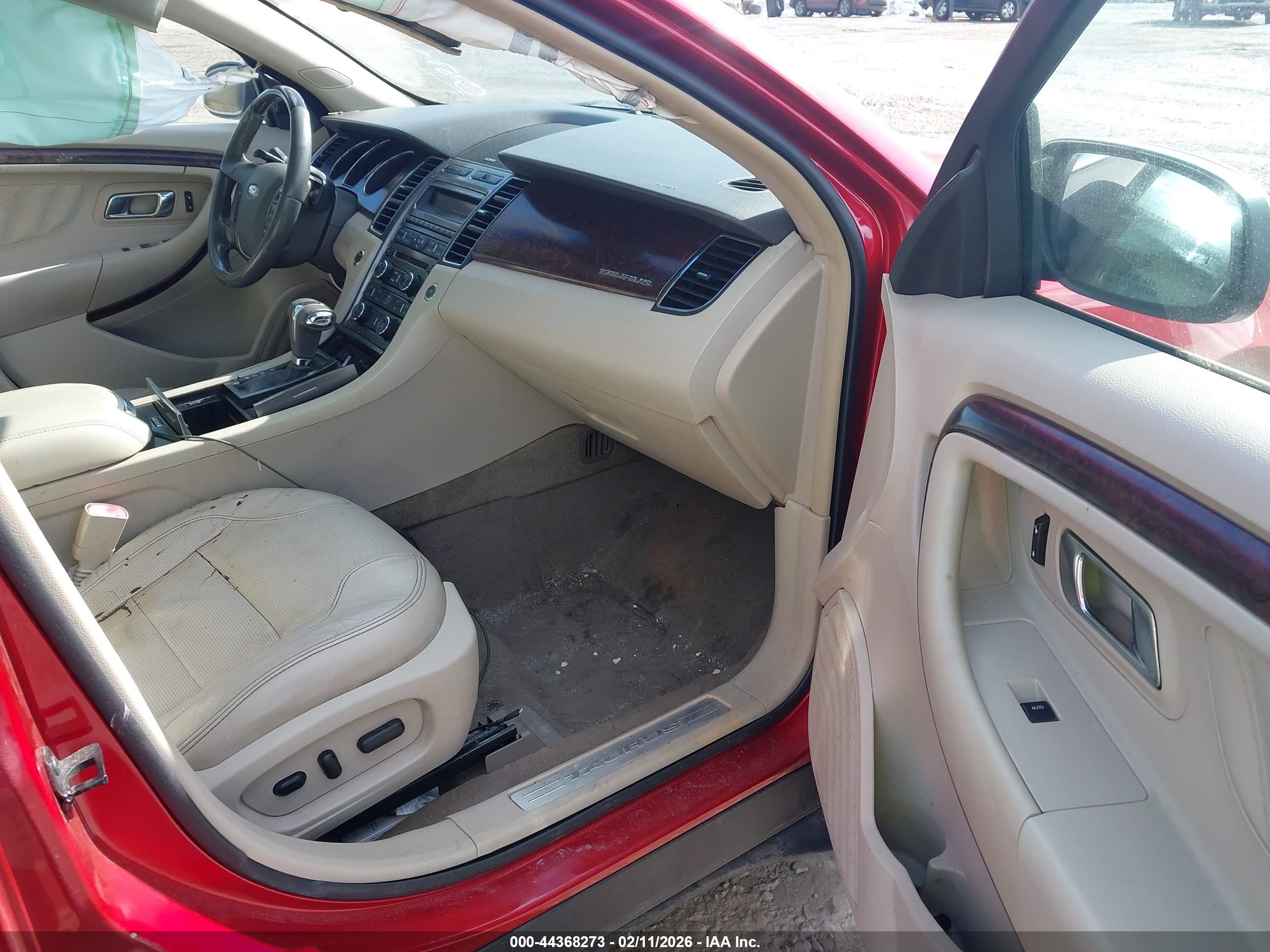 FORD TAURUS image 5